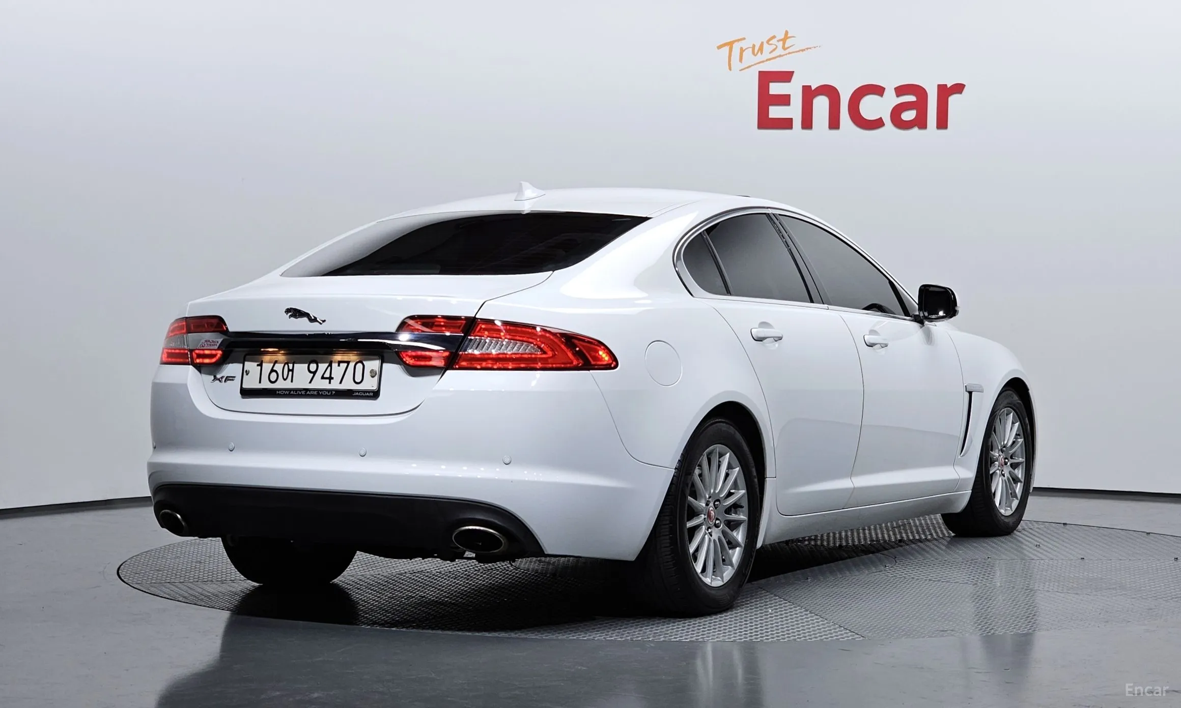 Jaguar New XF превью 2