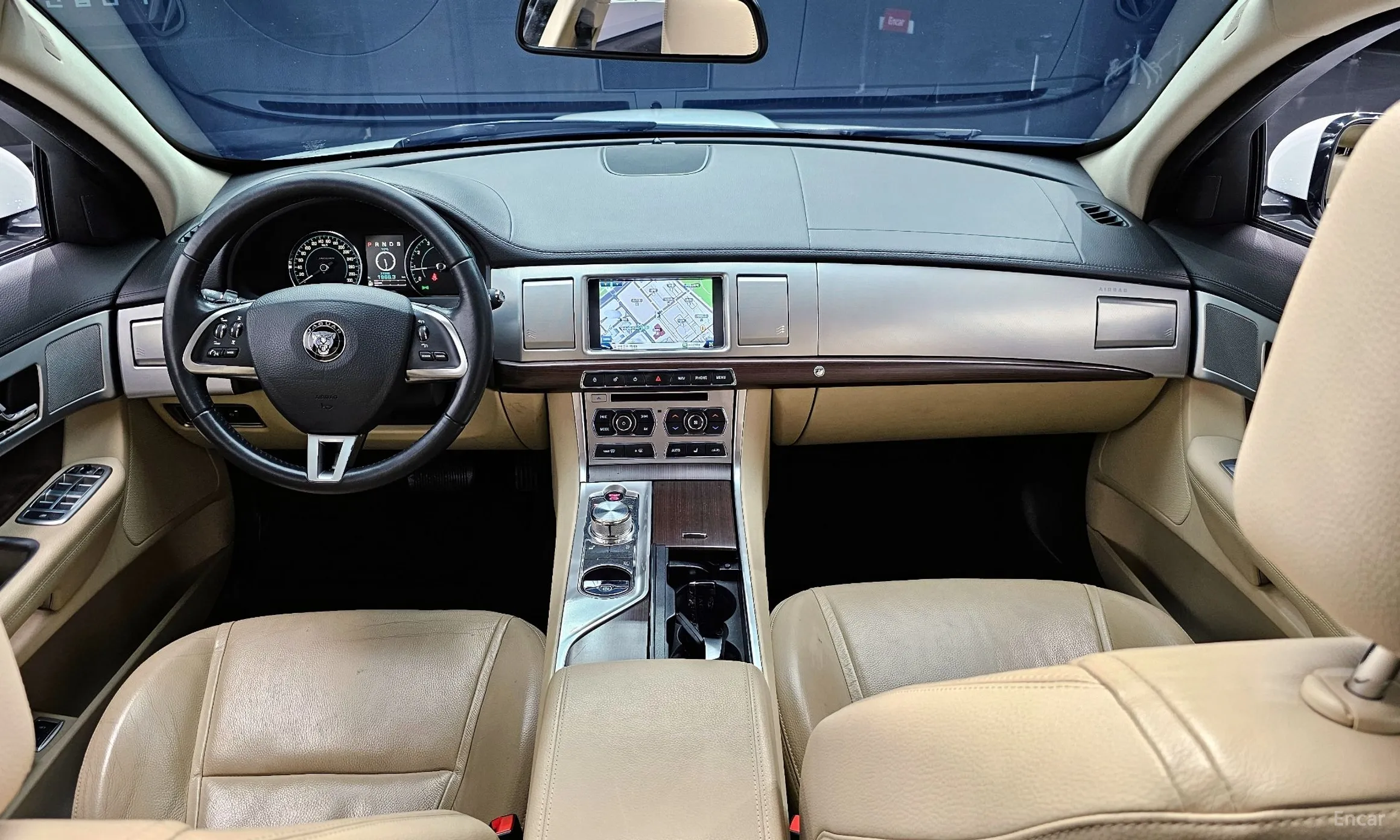 Jaguar New XF превью 7