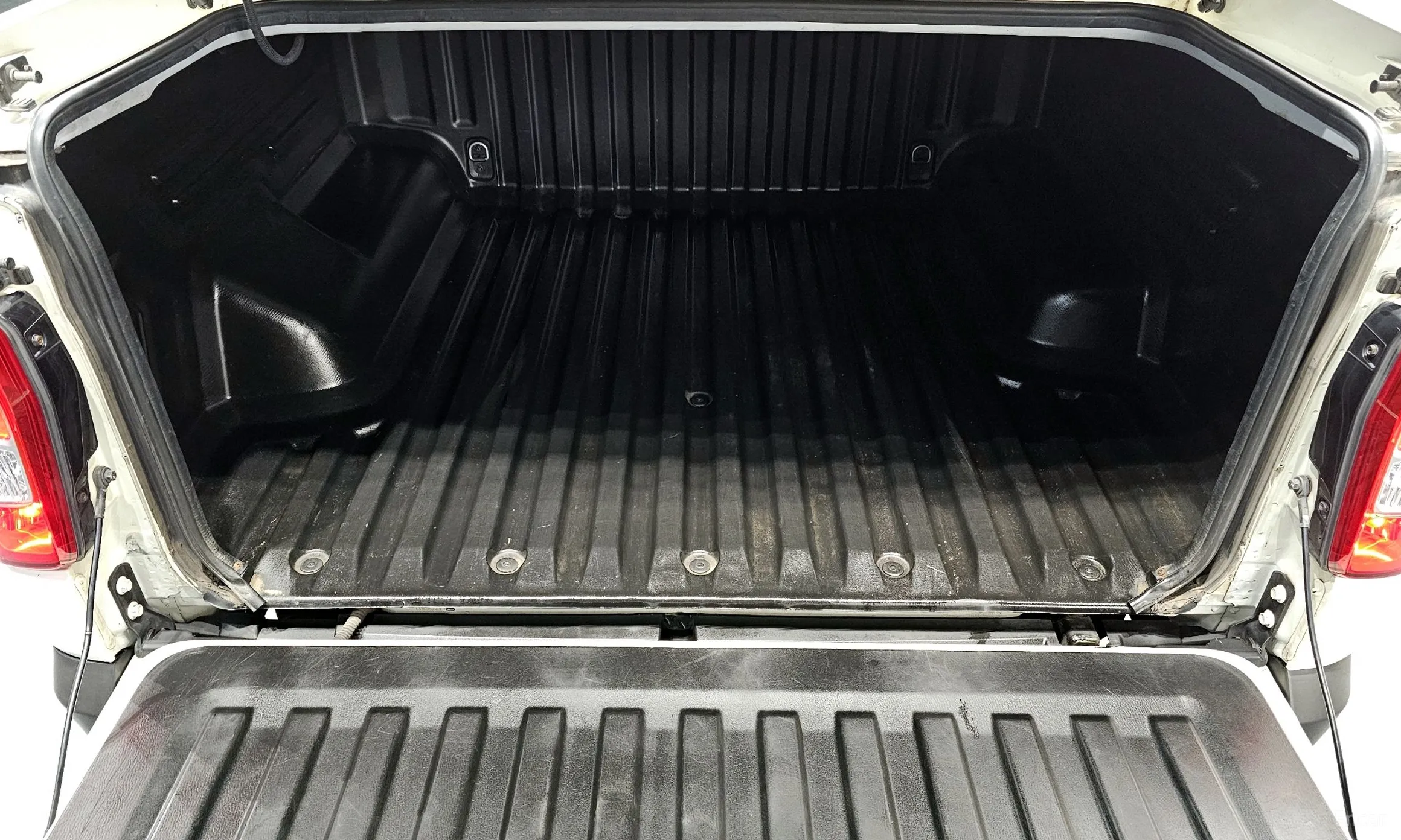 KG Mobility (SsangYong) Rexton Sports превью 20
