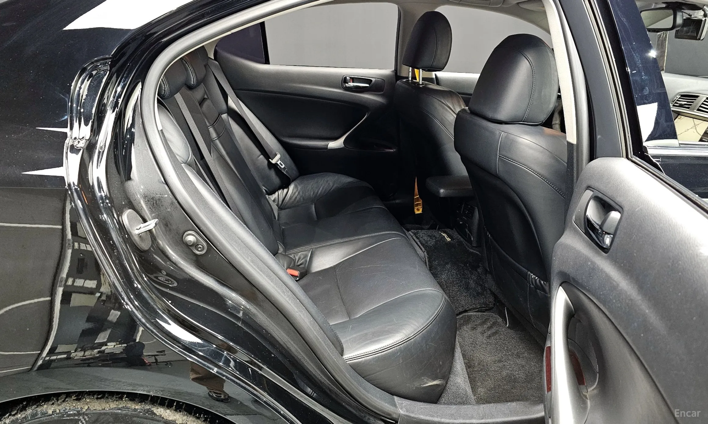 Lexus IS250 превью 12