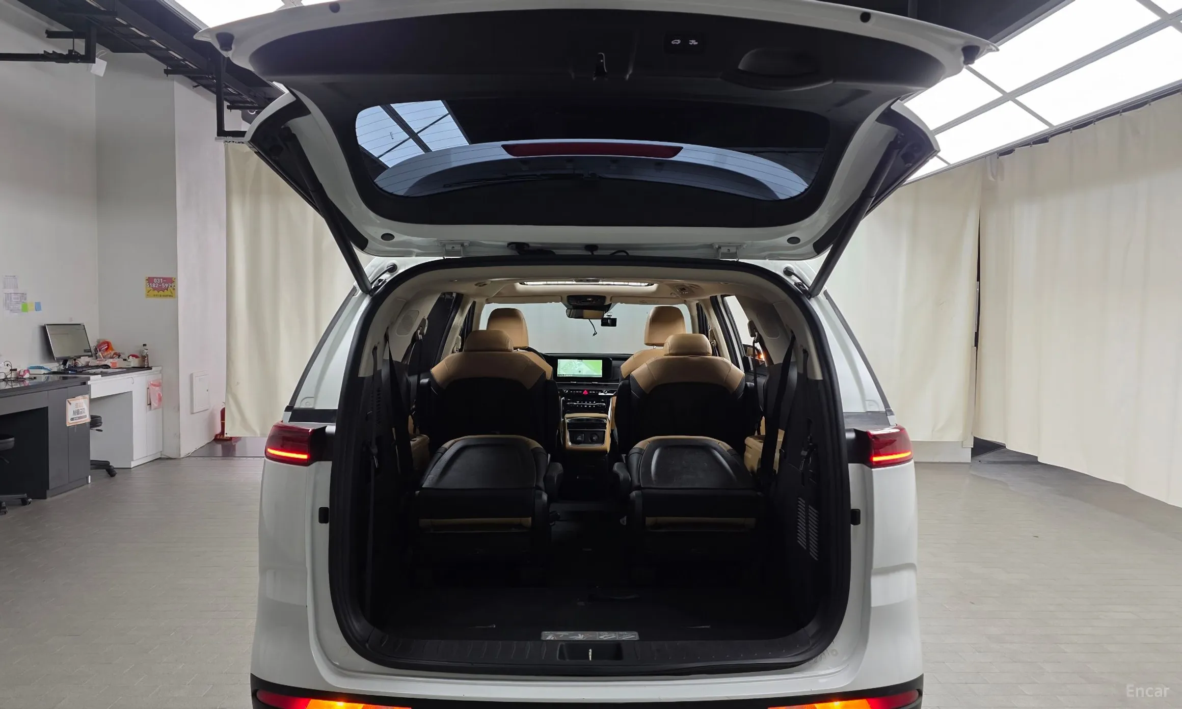 Kia Carnival Gen 4 превью 20