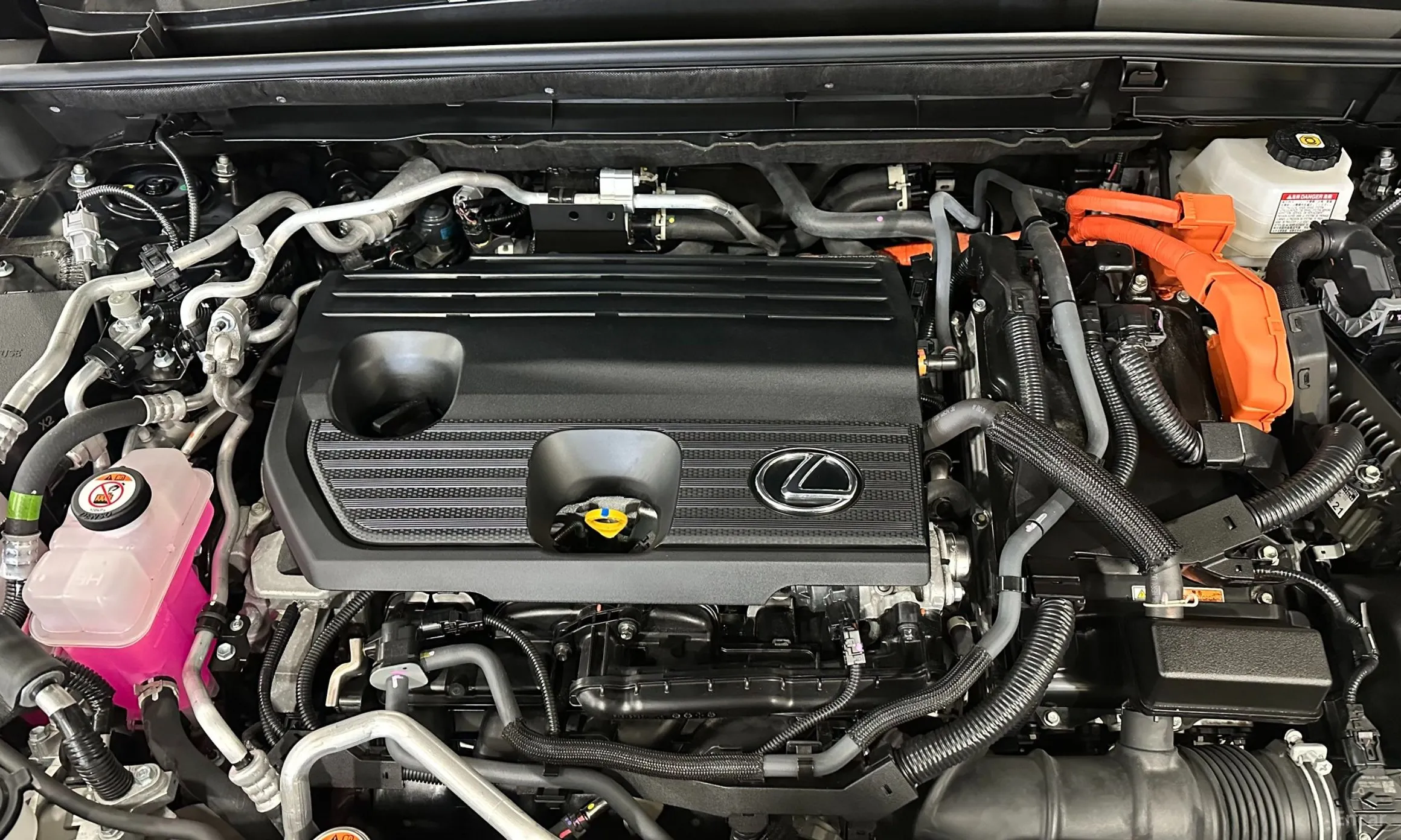 Lexus NX450h + 2nd Gen превью 6
