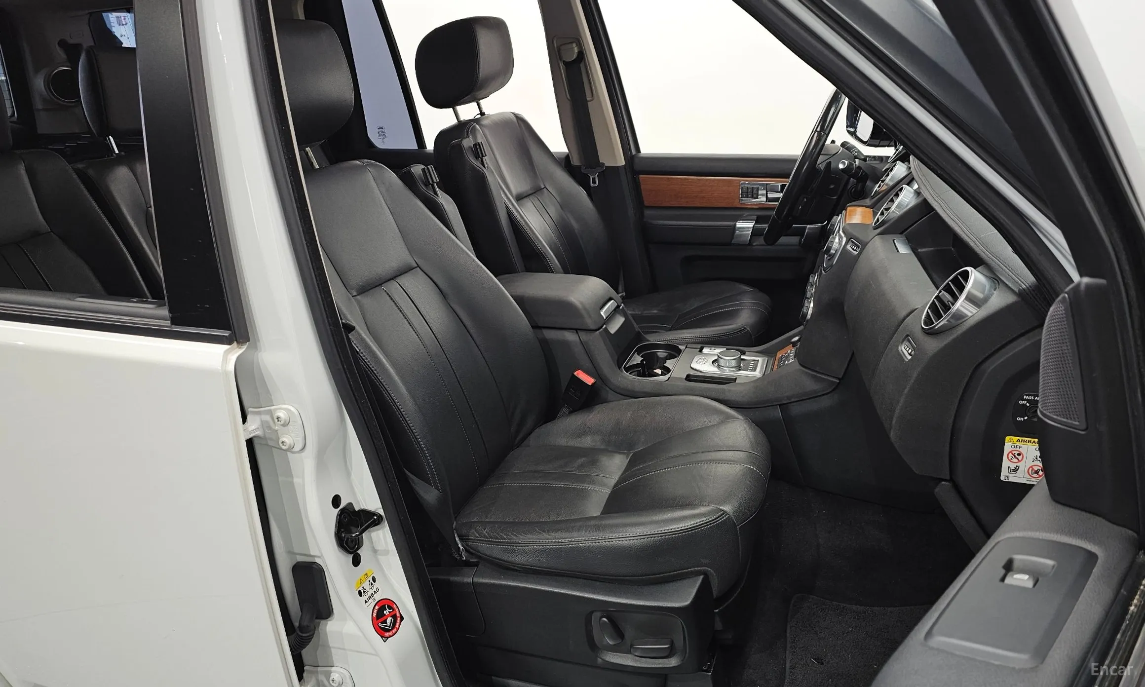 Land Rover Discovery 4 превью 10