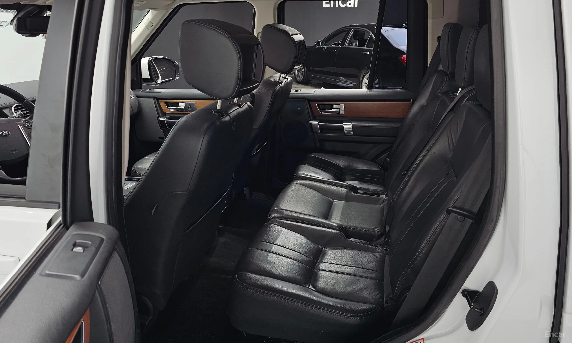 Land Rover Discovery 4 превью 12