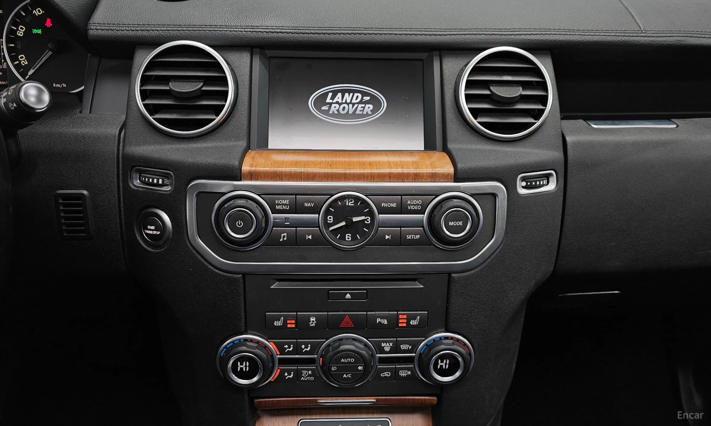 Land Rover Discovery 4 превью 14