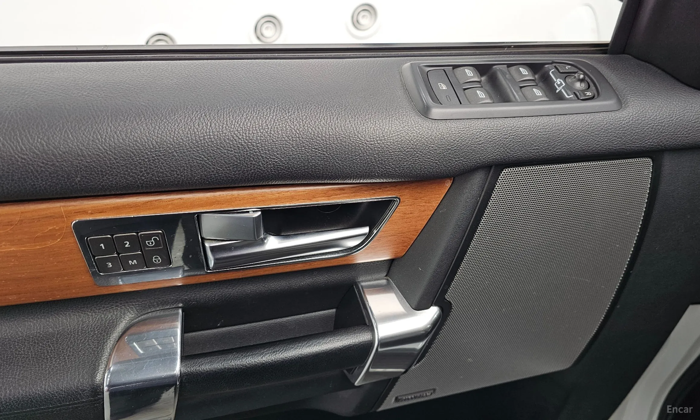 Land Rover Discovery 4 превью 17