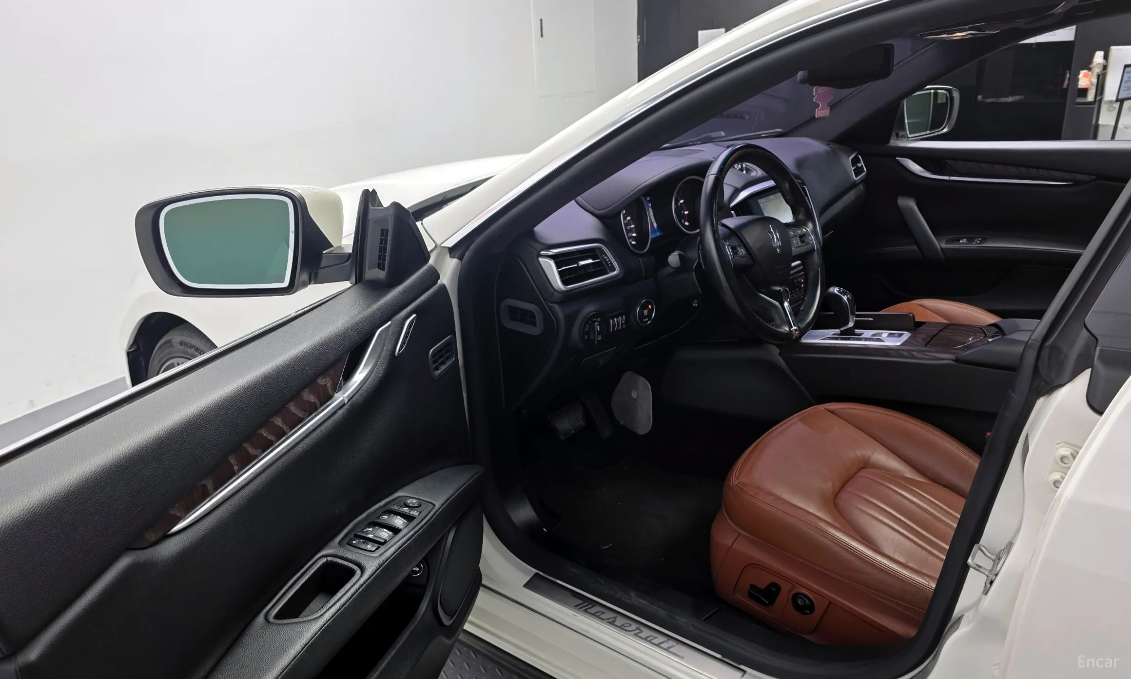 Maserati Ghibli превью 10