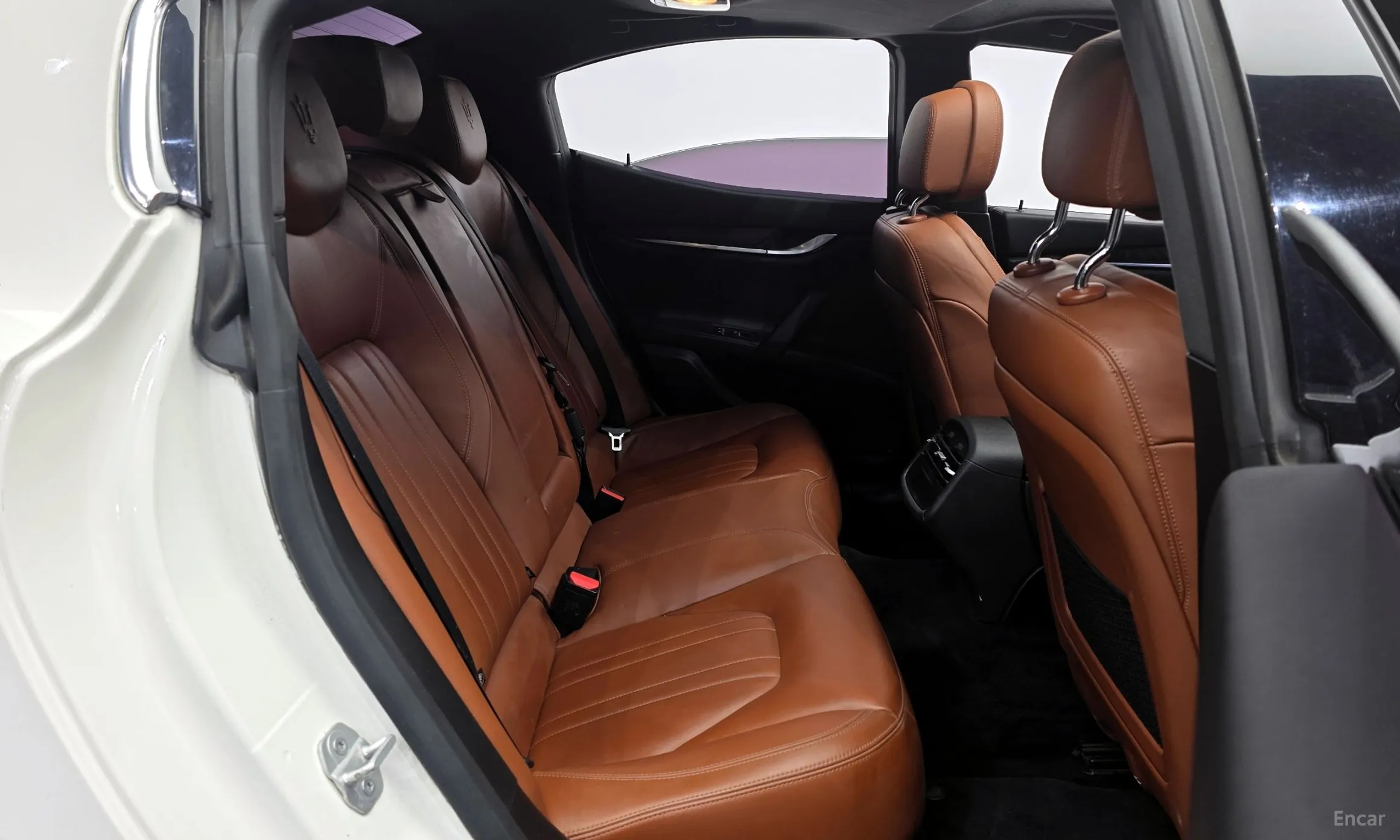 Maserati Ghibli превью 12