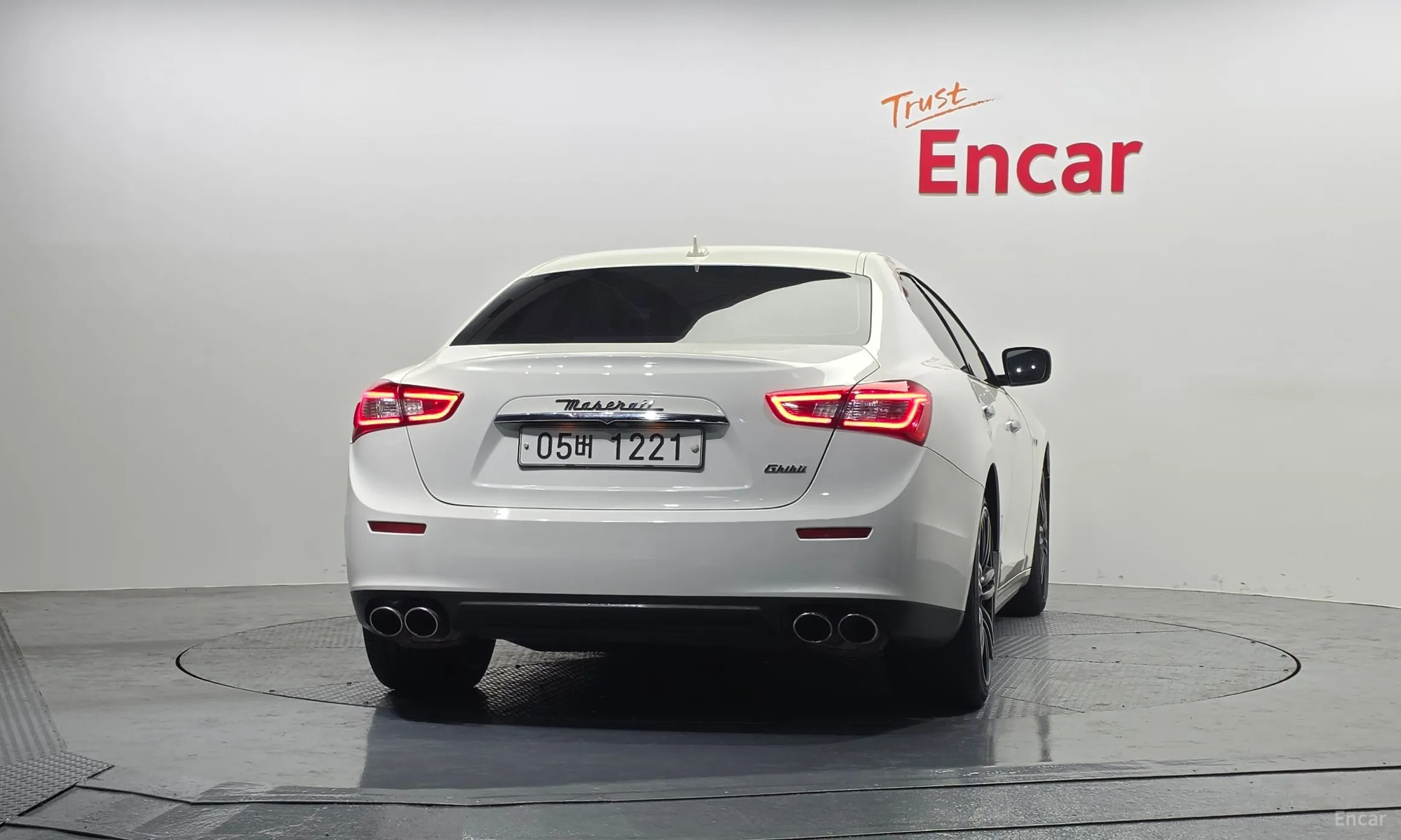 Maserati Ghibli превью 4