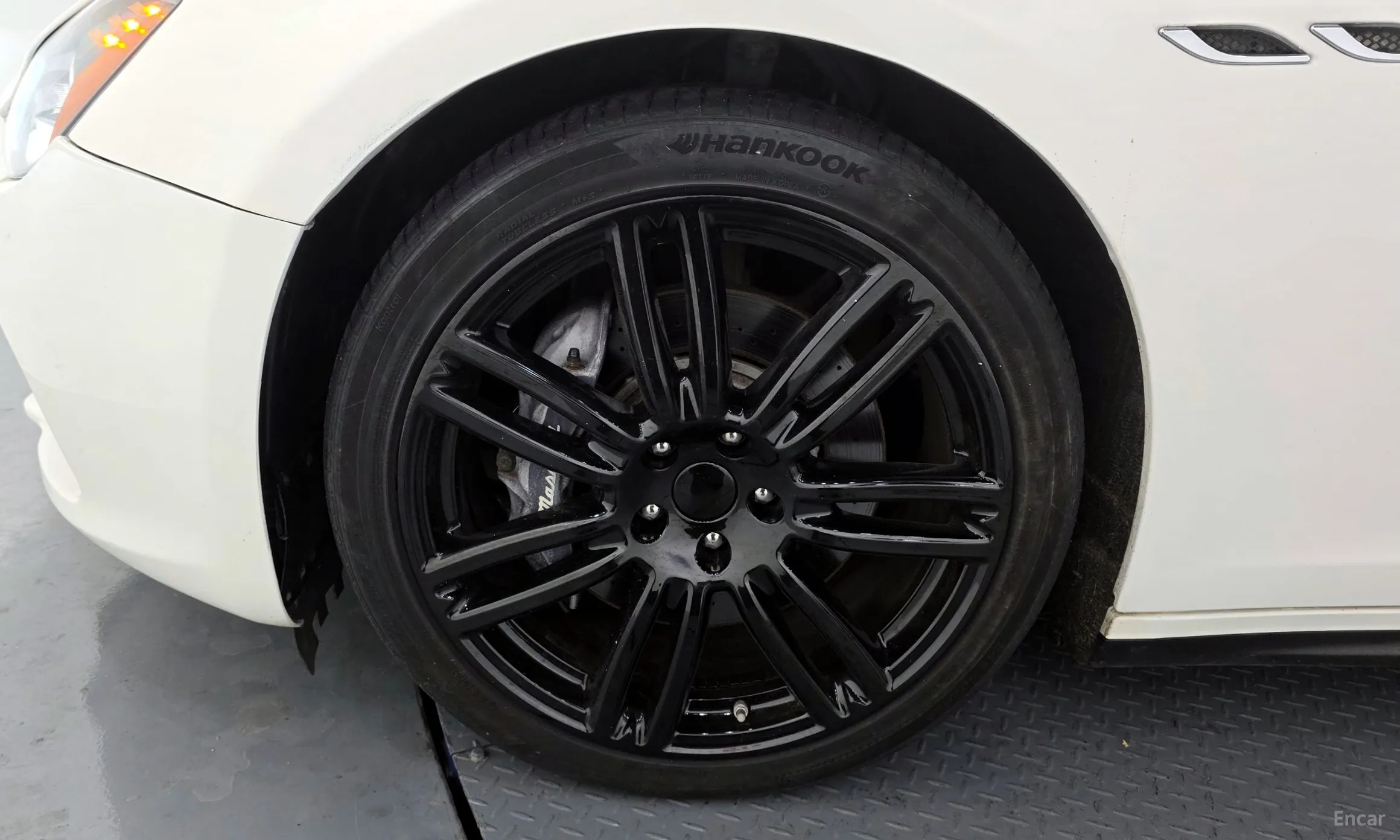 Maserati Ghibli превью 5