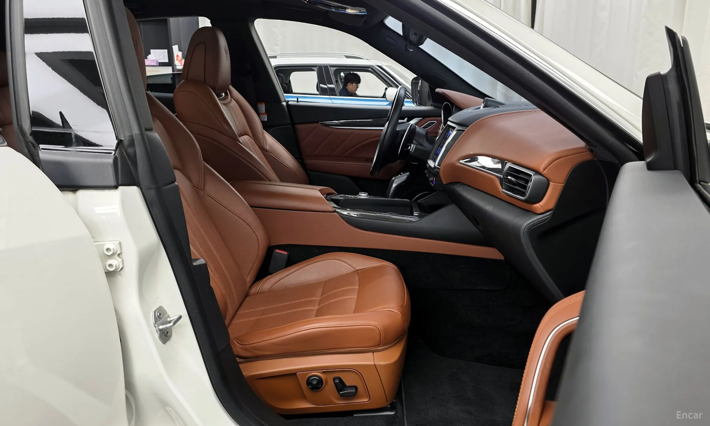 Maserati Levante превью 11