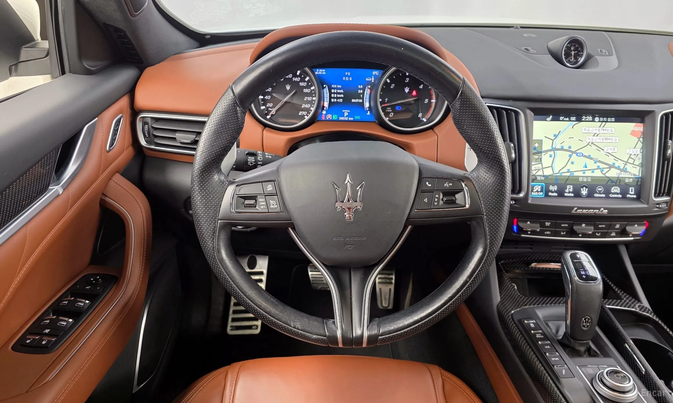 Maserati Levante превью 13