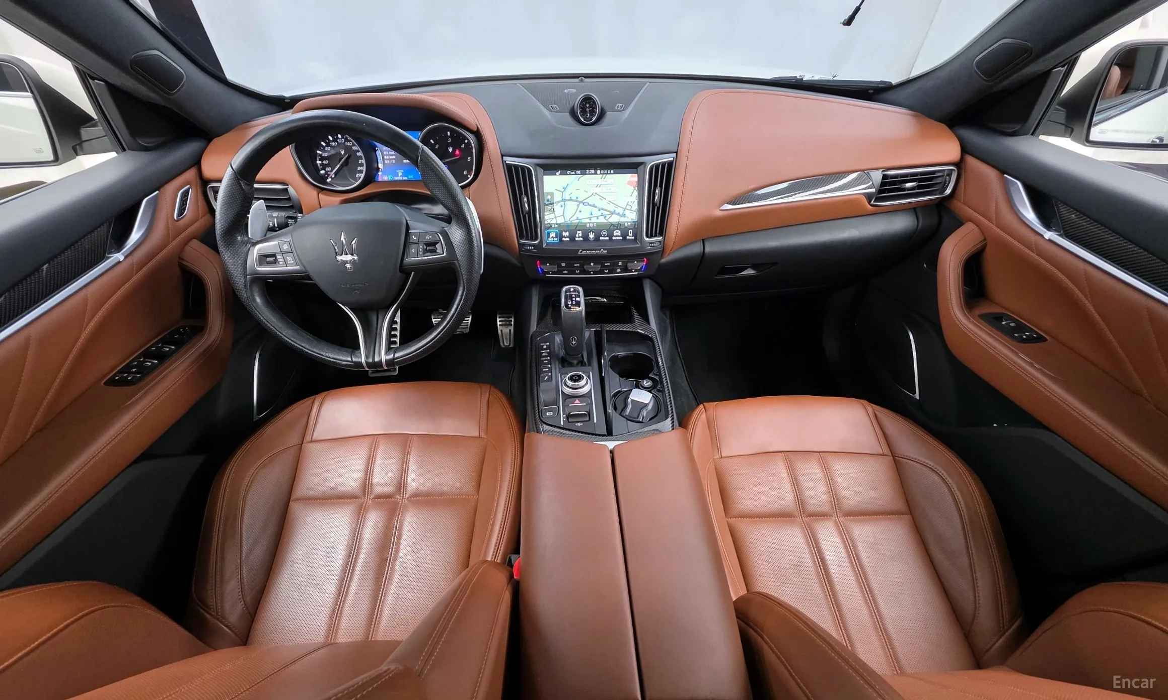 Maserati Levante превью 7