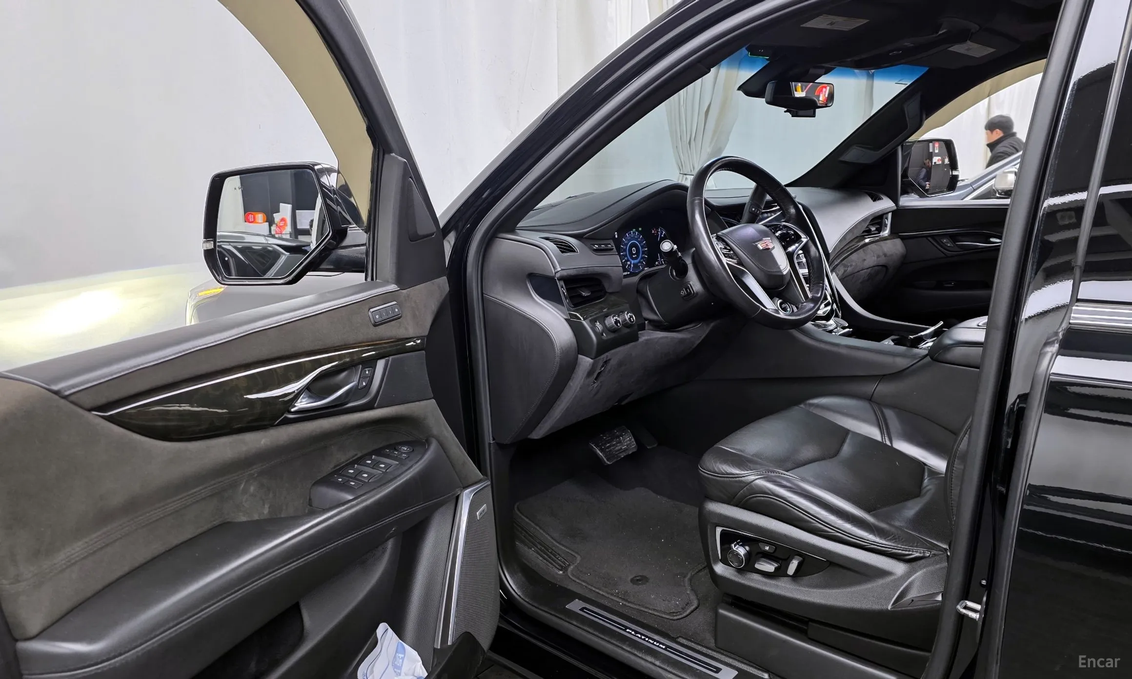 Cadillac Escalade превью 10