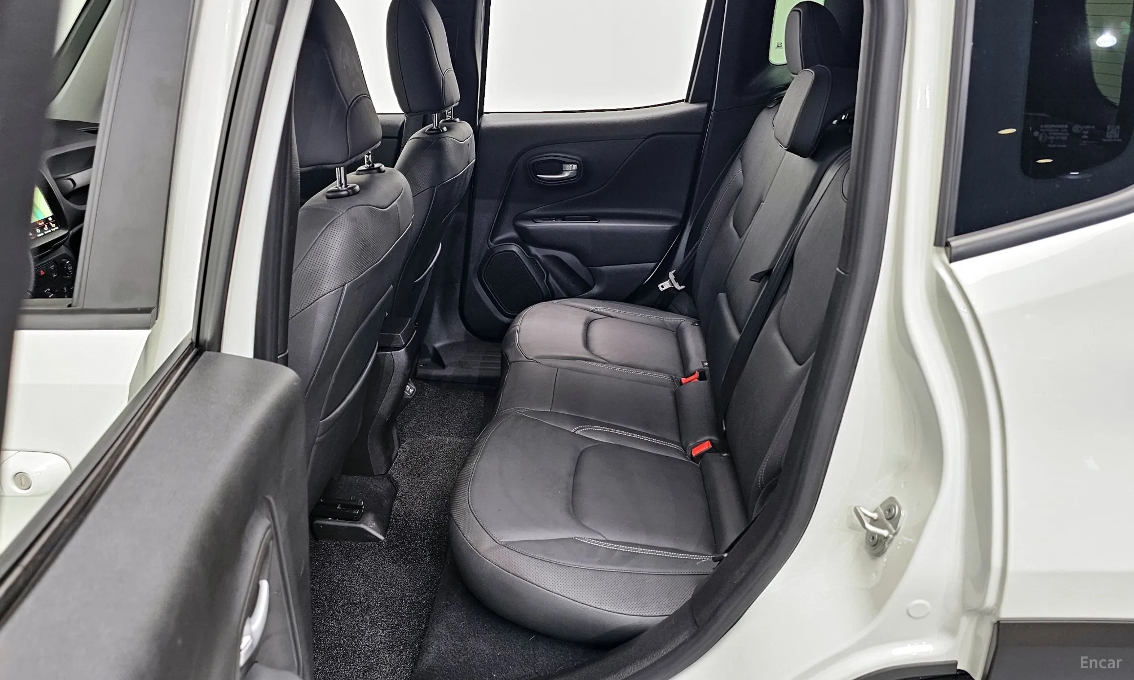 Jeep Renegade превью 11