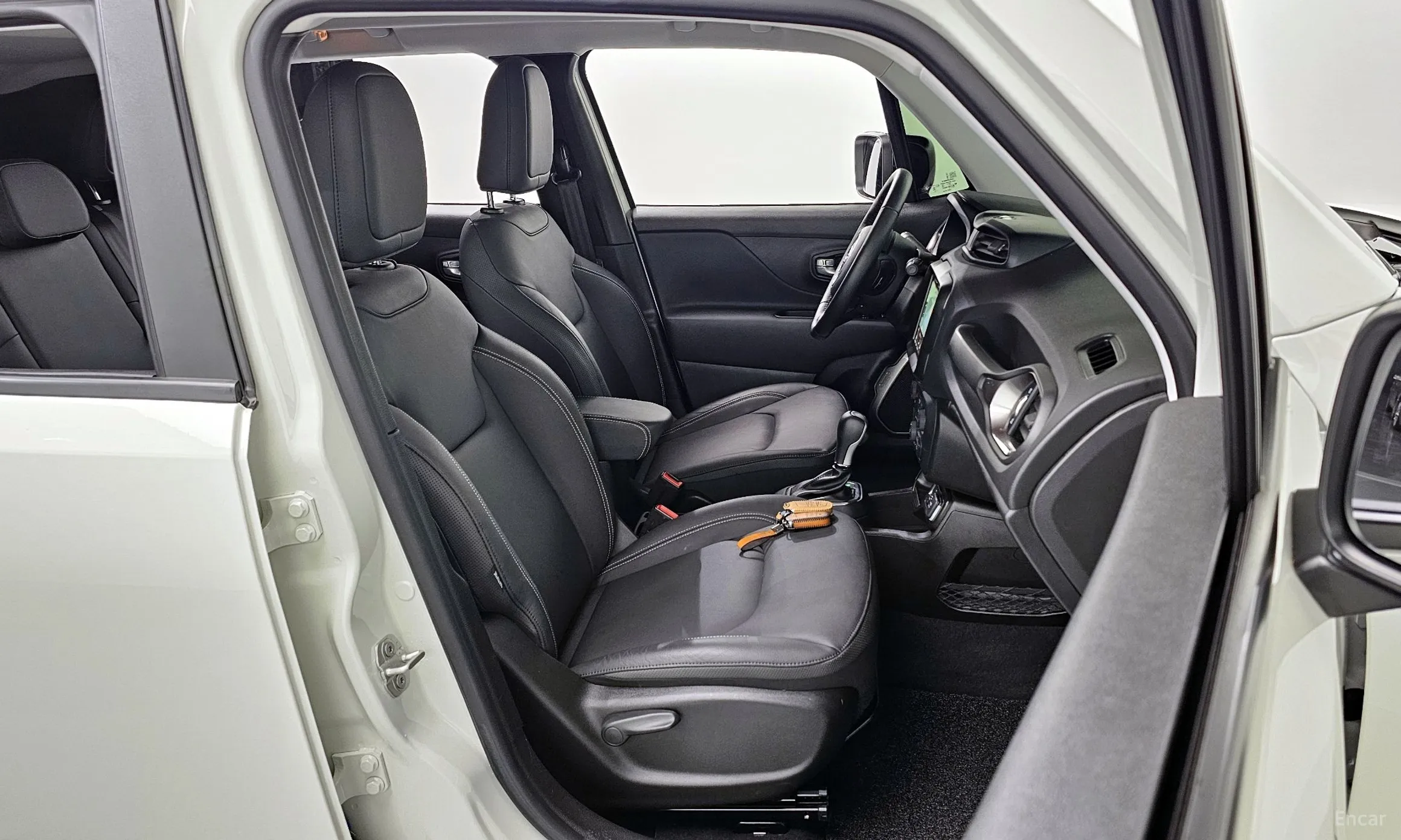Jeep Renegade превью 12