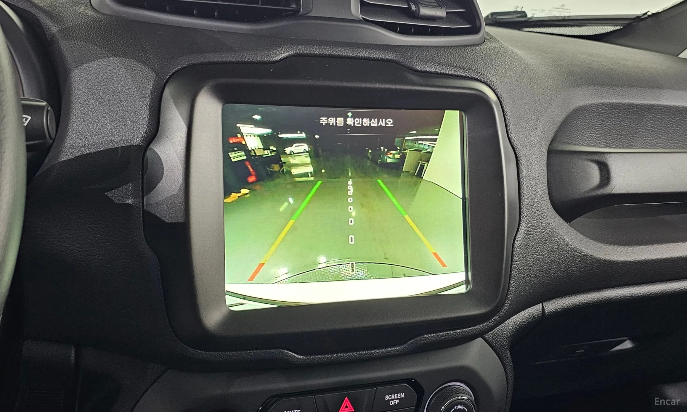 Jeep Renegade превью 18