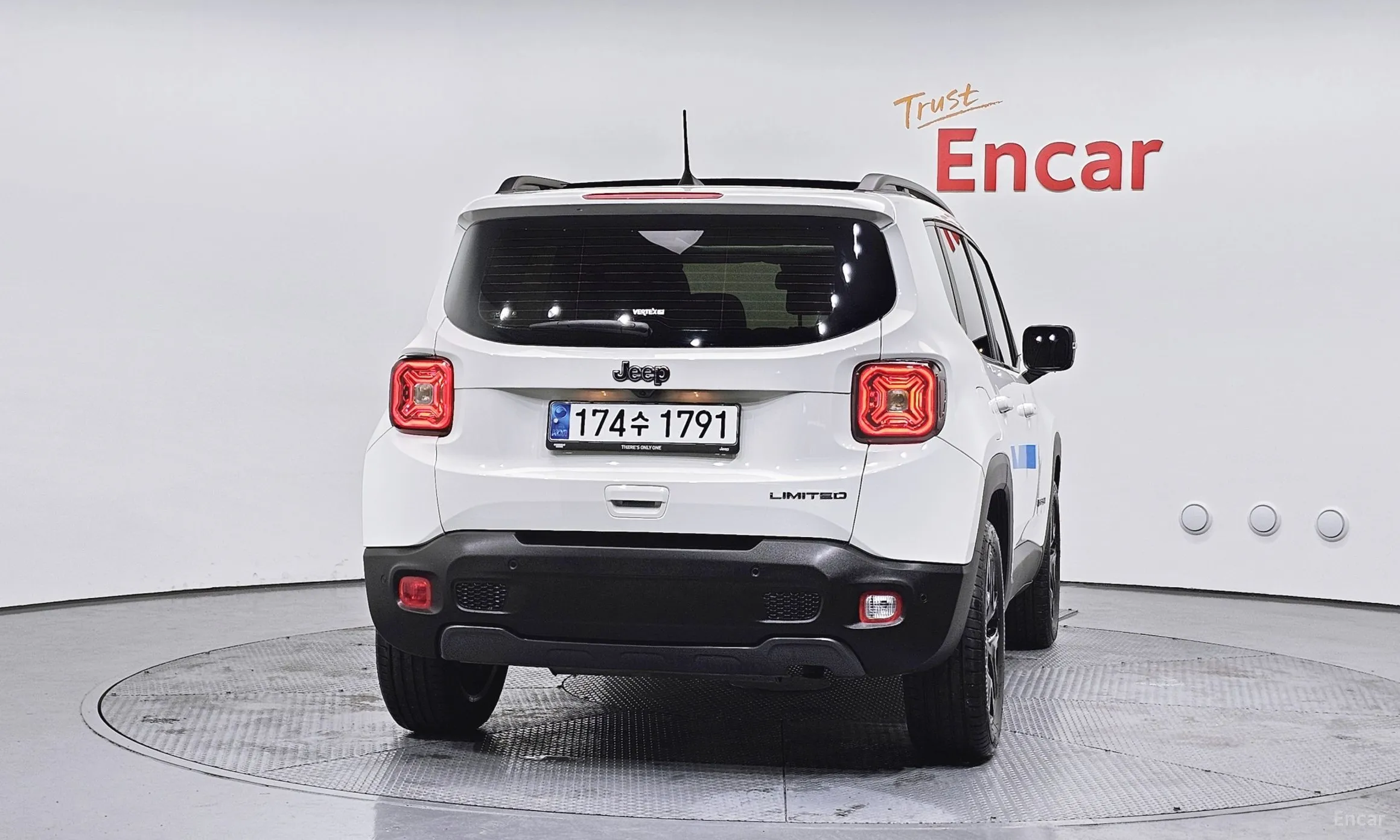 Jeep Renegade превью 4
