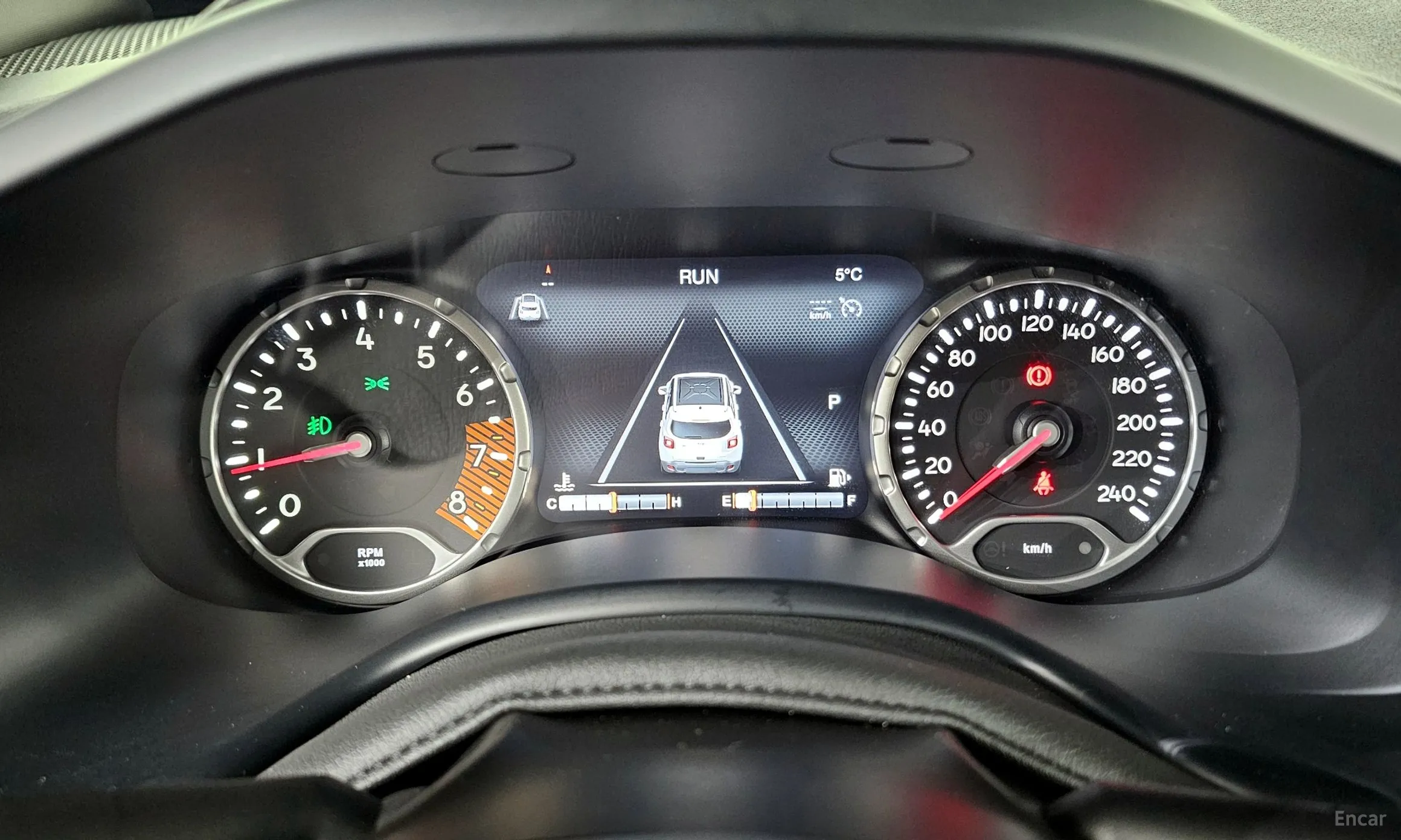 Jeep Renegade превью 8