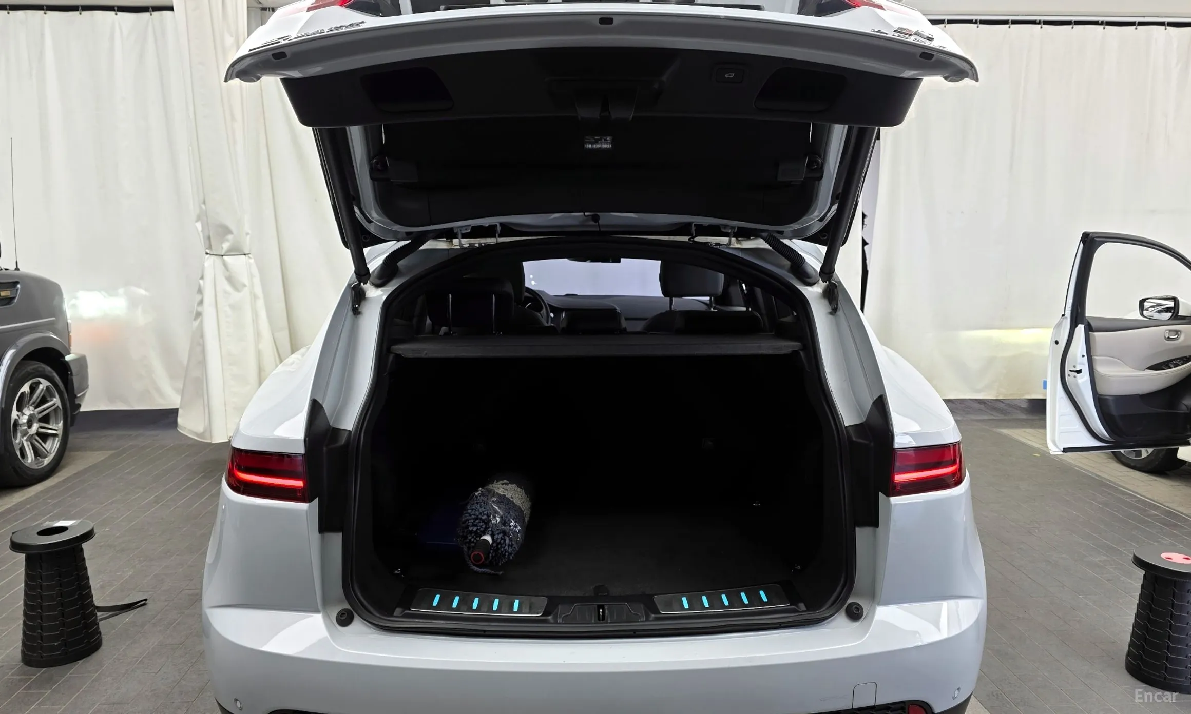 Jaguar E-PACE превью 20