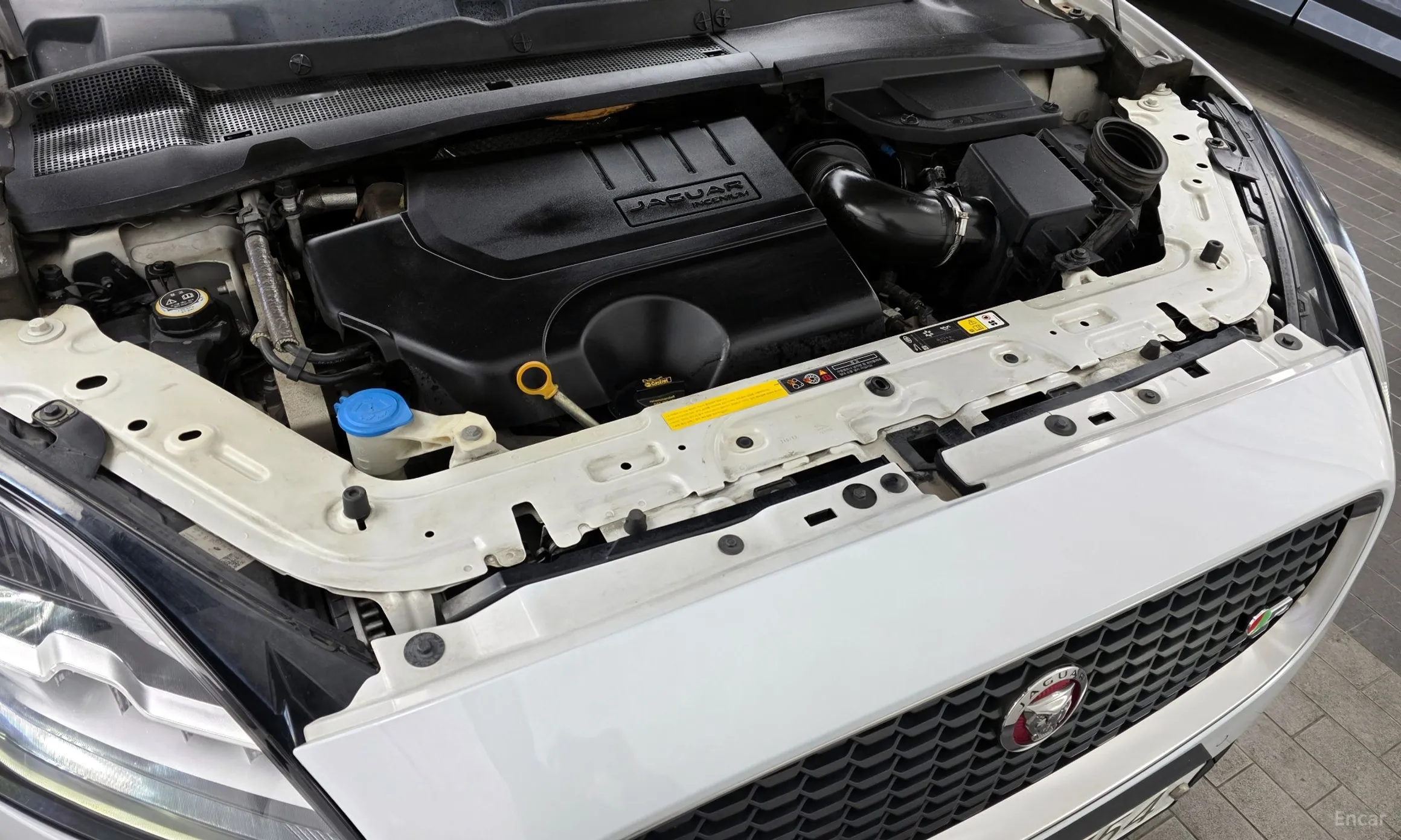 Jaguar E-PACE превью 6
