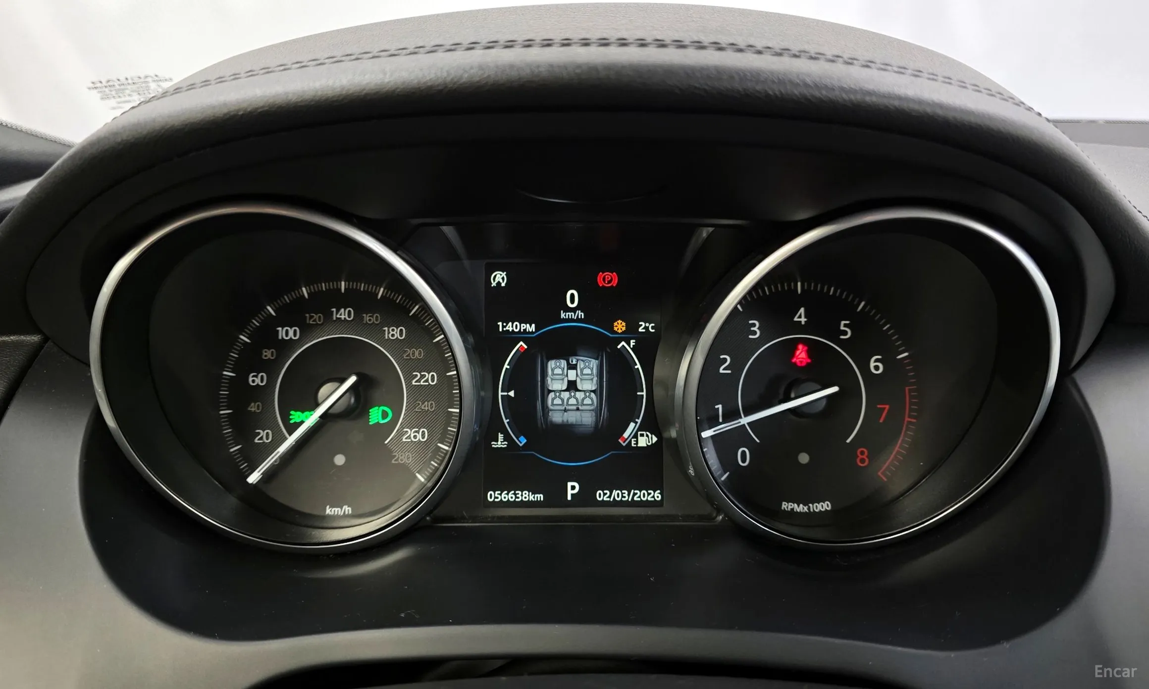 Jaguar E-PACE превью 8