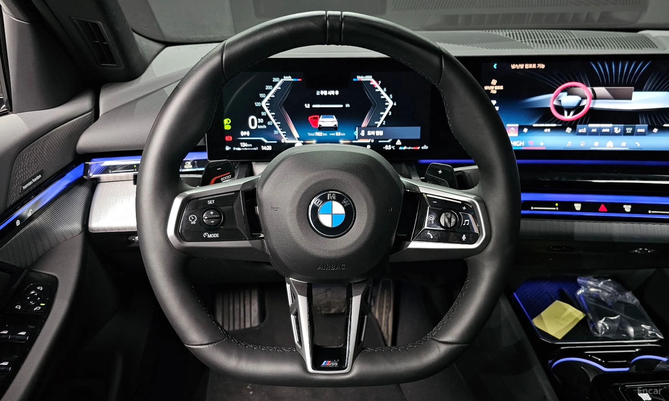 BMW 5 Series (G60) превью 13