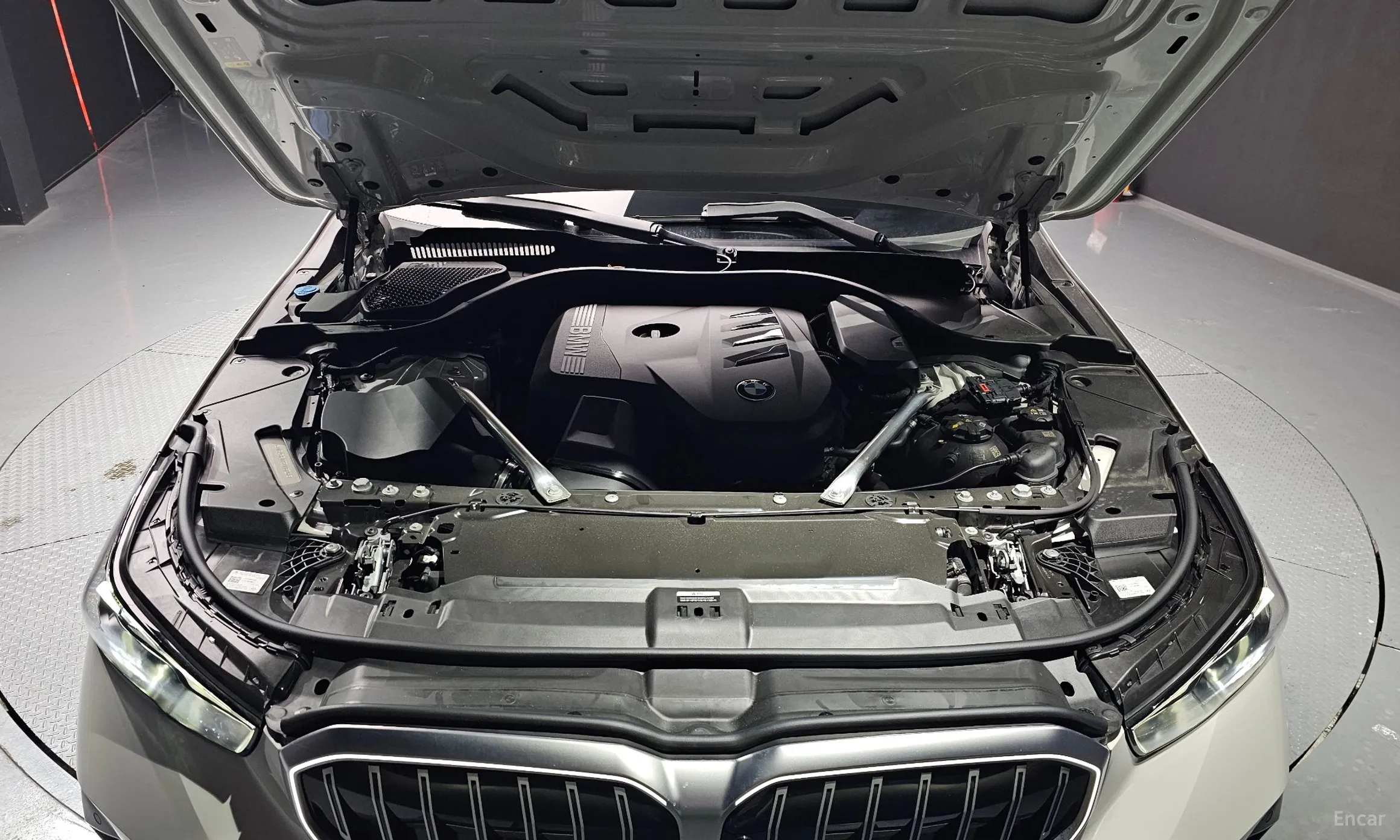 BMW 5 Series (G60) превью 6