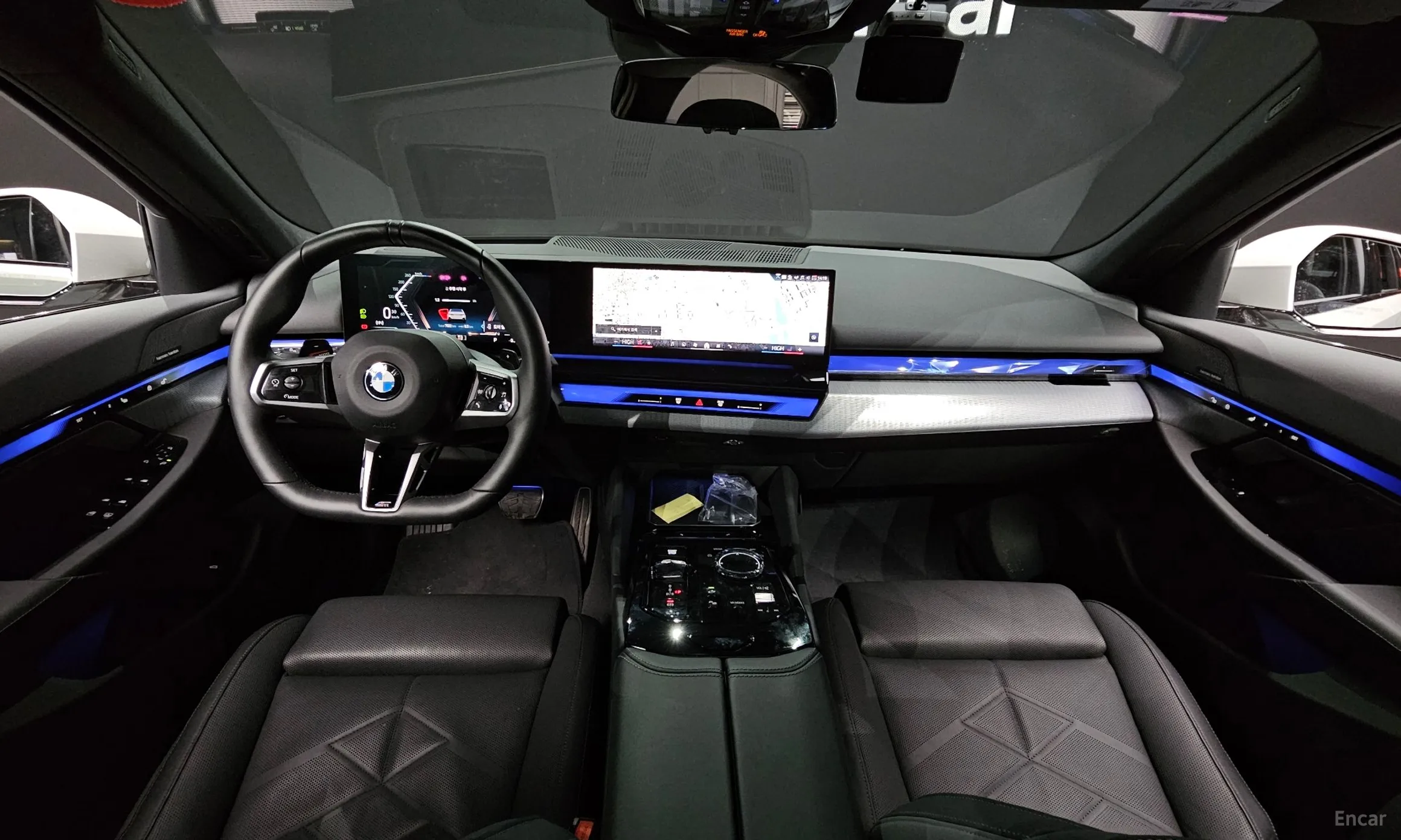 BMW 5 Series (G60) превью 7