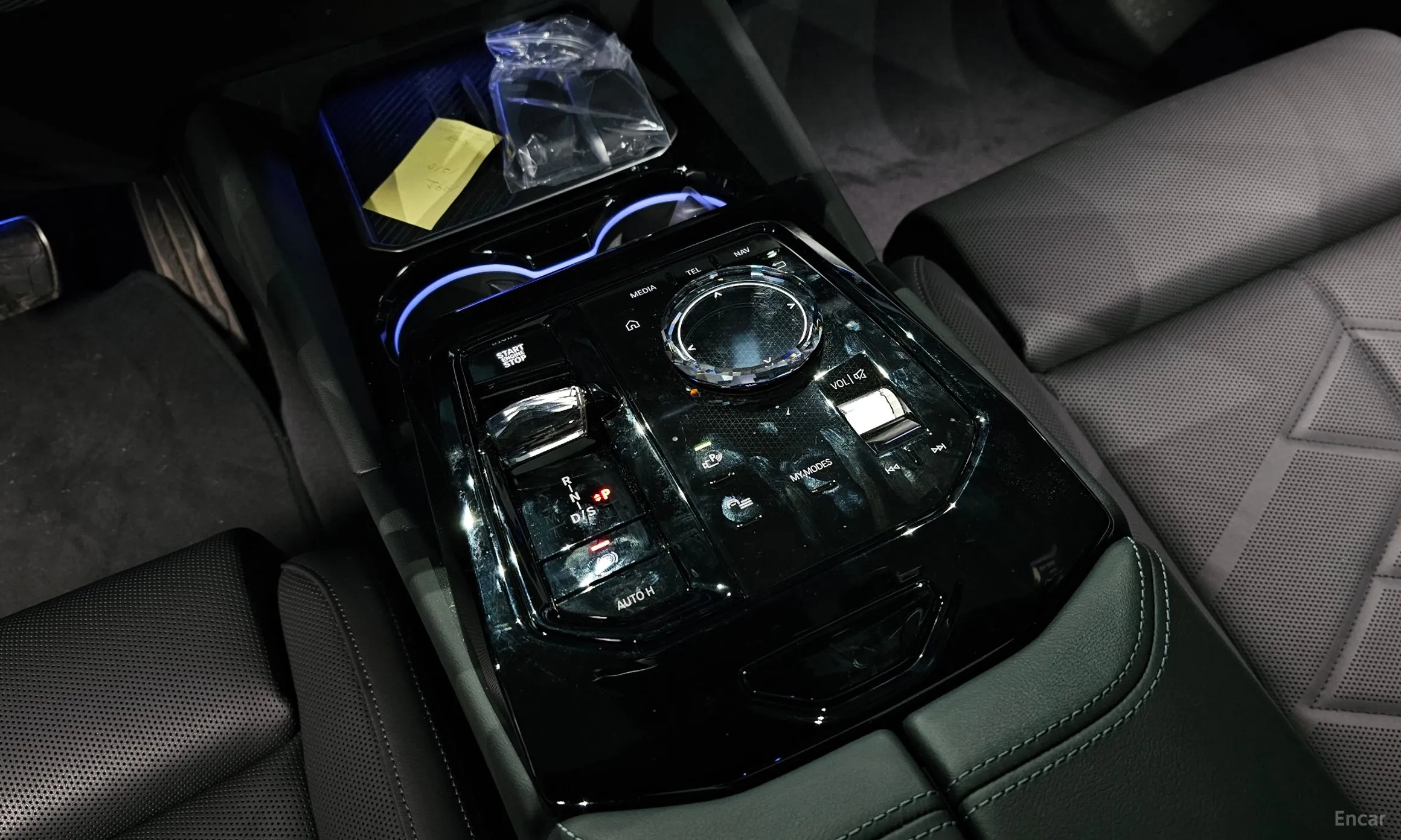 BMW 5 Series (G60) превью 9