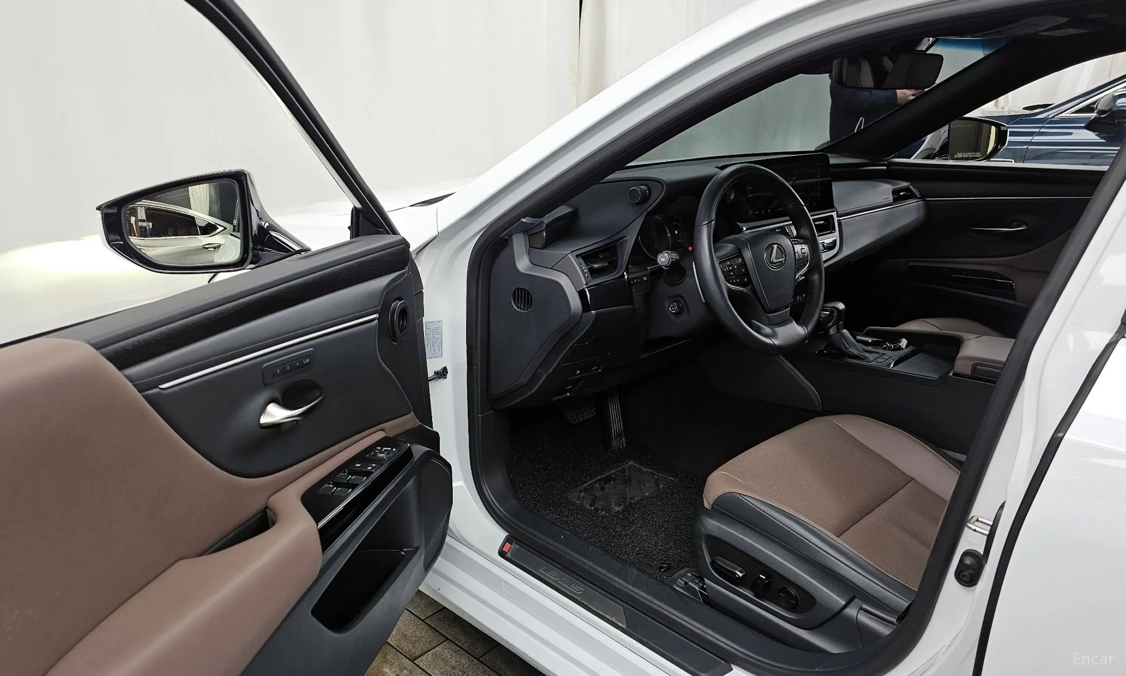 Lexus ES300h 7th Generation превью 10