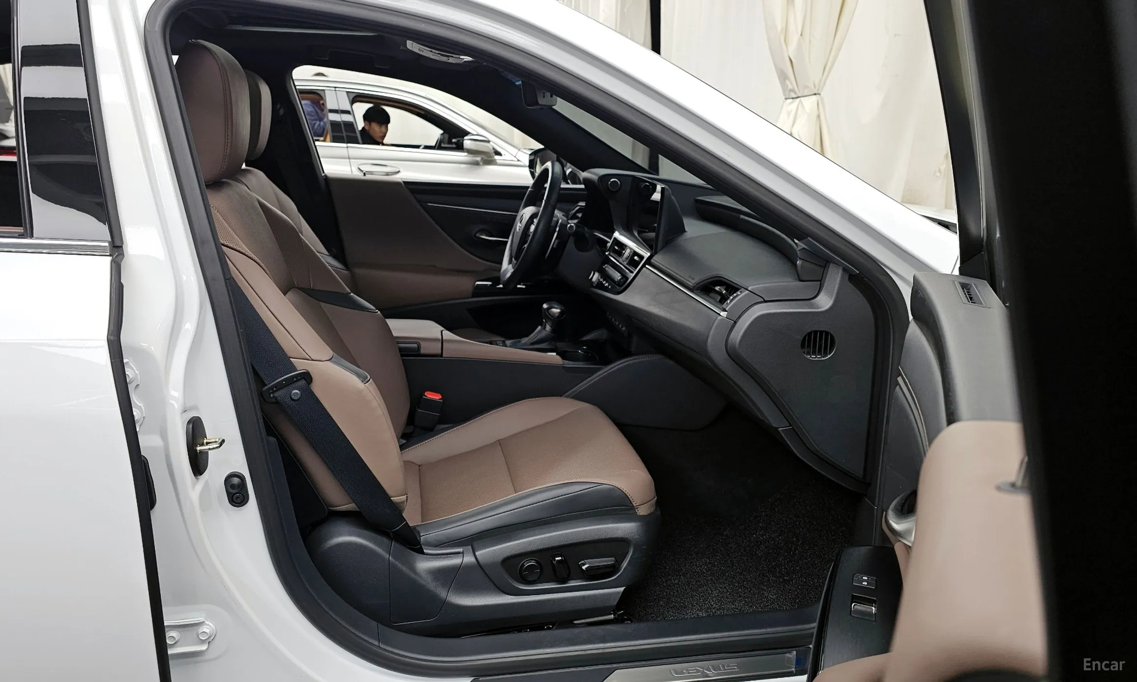 Lexus ES300h 7th Generation превью 11