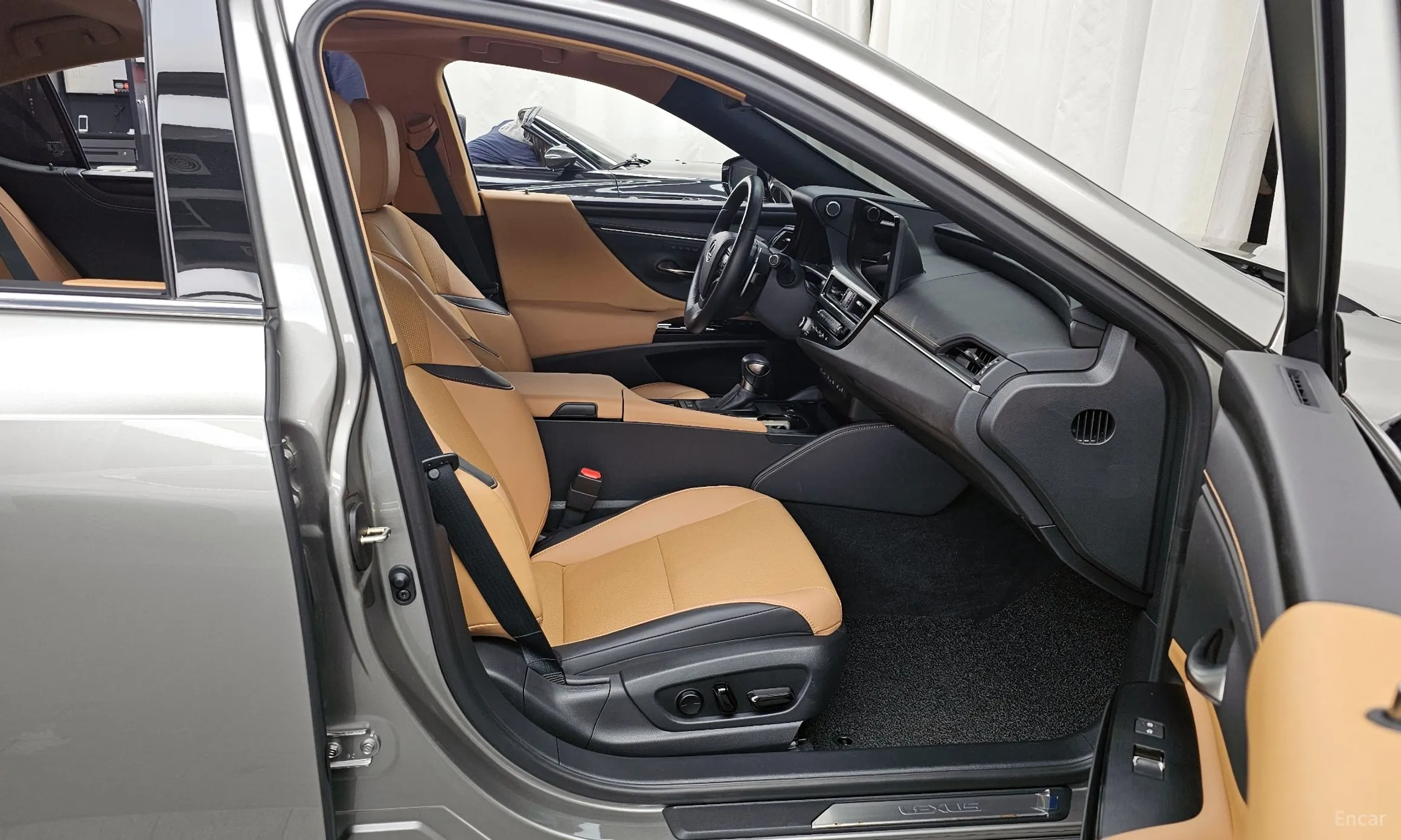 Lexus ES300h 7th Generation превью 11