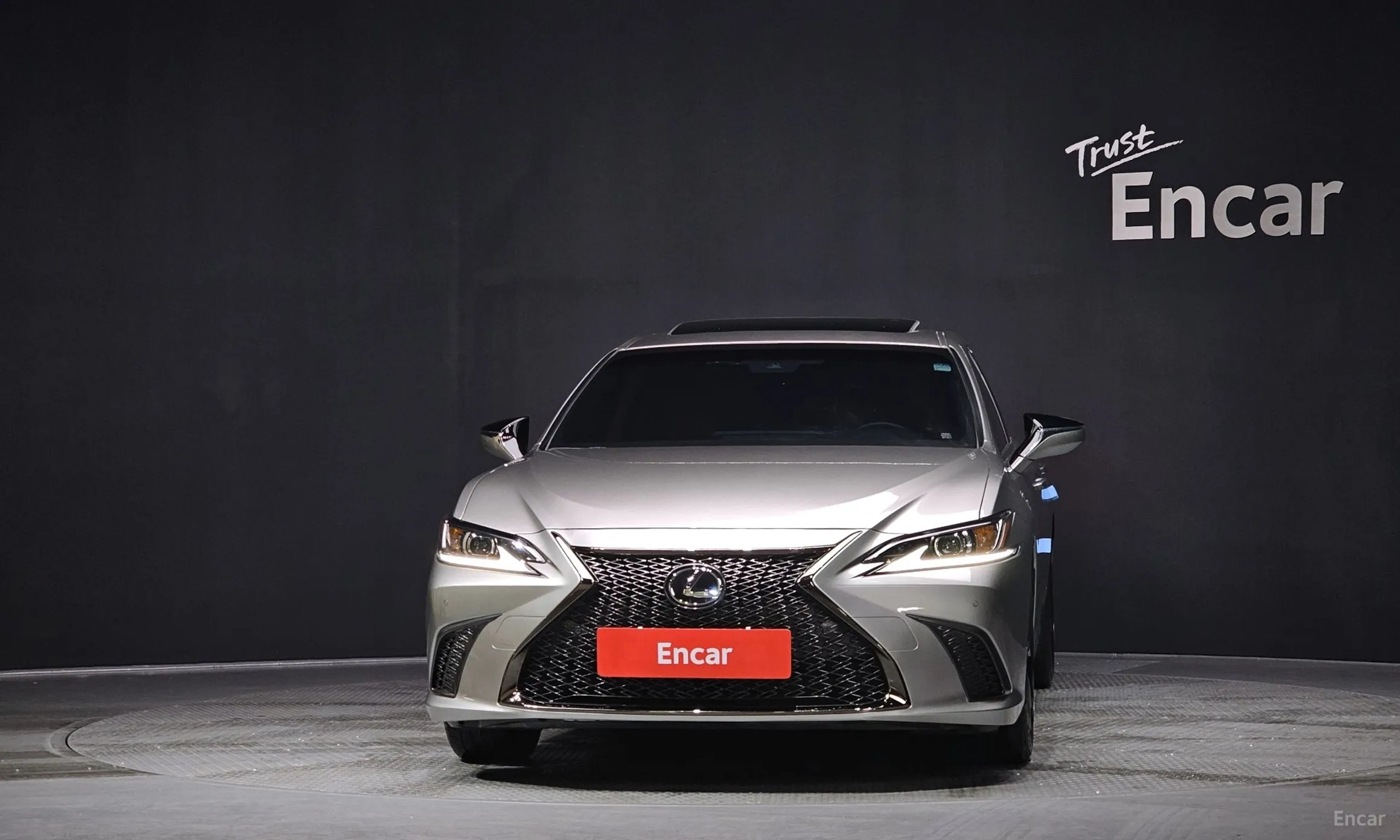 Lexus ES300h 7th Generation превью 3