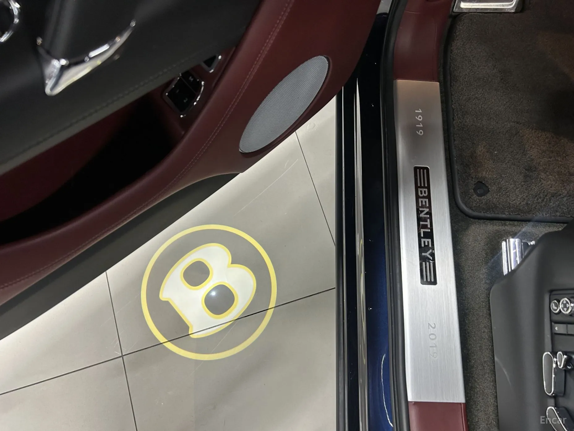 Bentley Bentayga превью 15