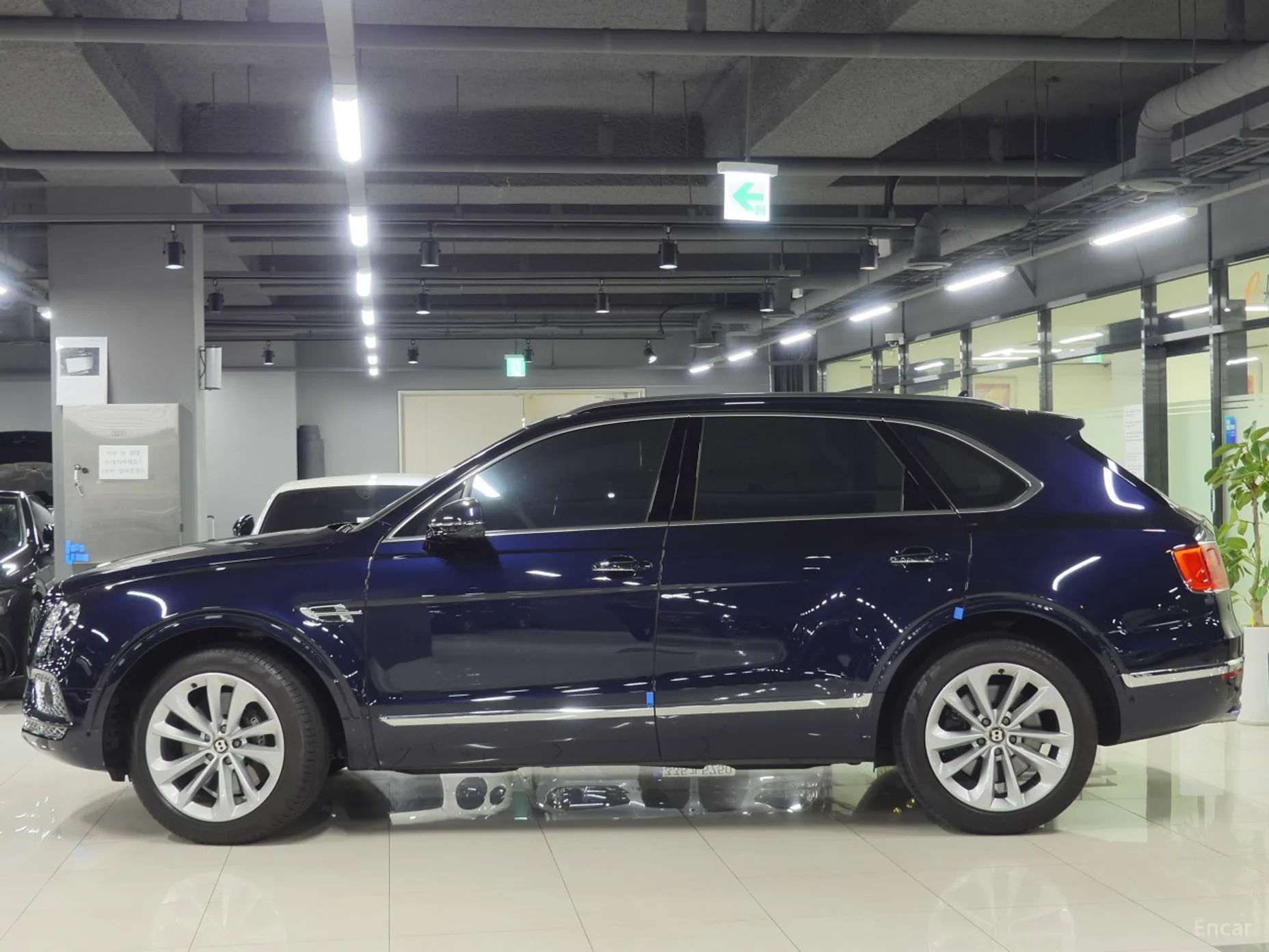 Bentley Bentayga превью 2