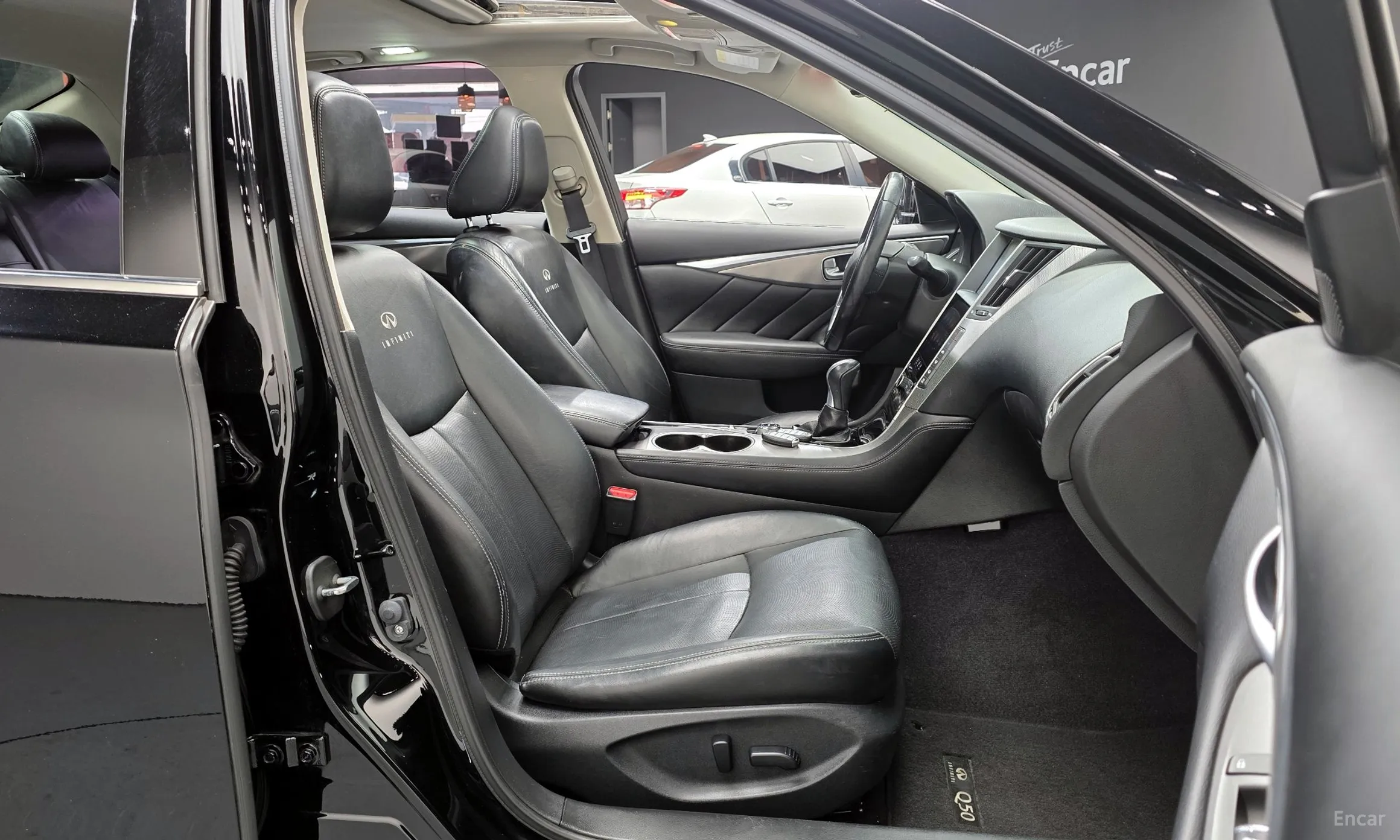 Infiniti Q50 превью 10