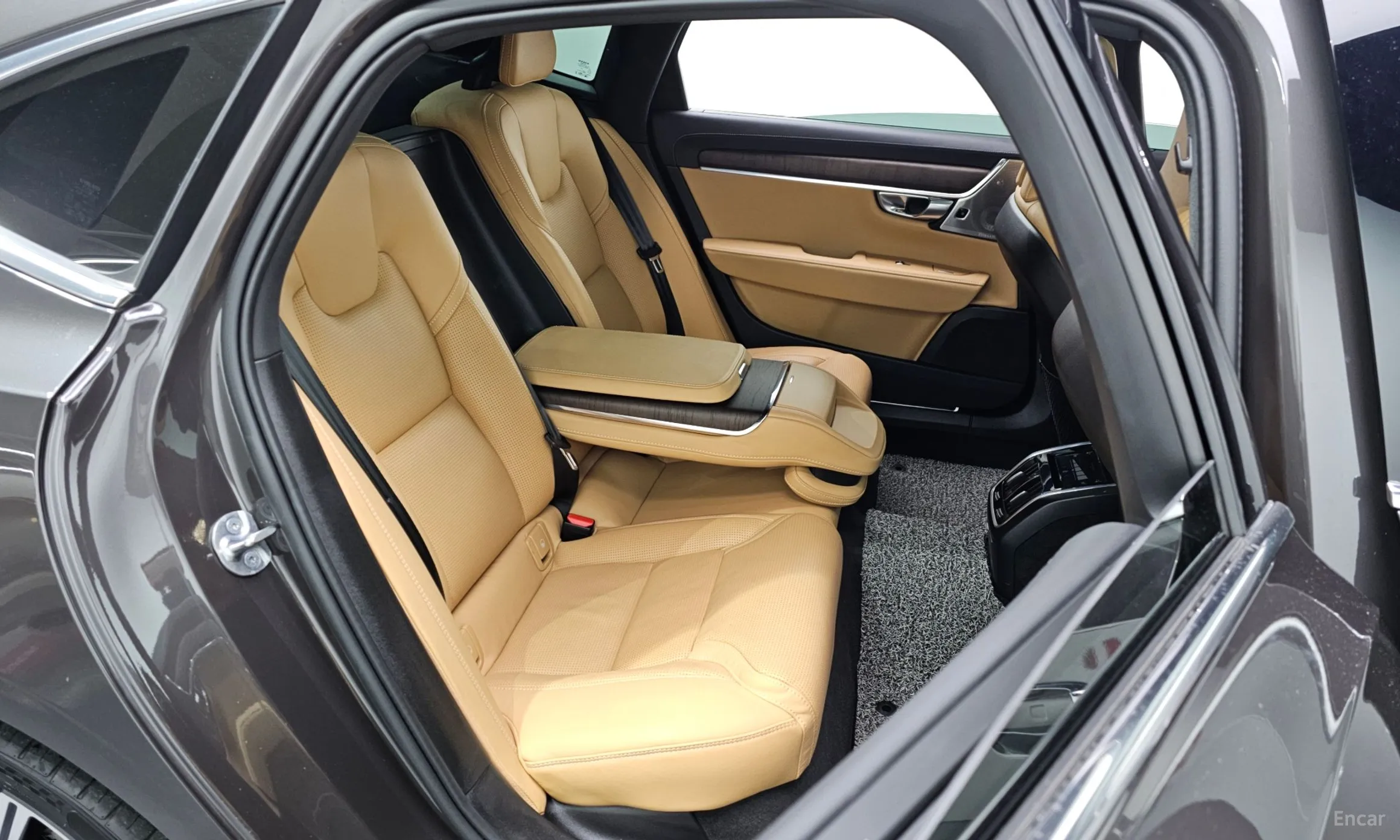 Volvo S90 превью 12