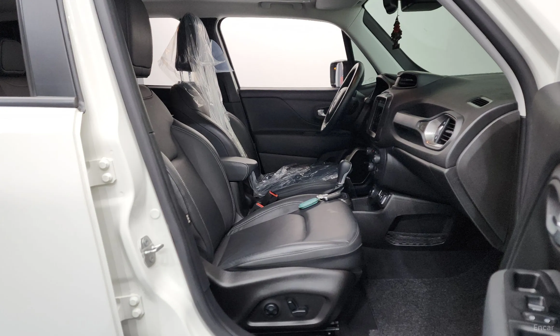 Jeep Renegade превью 11