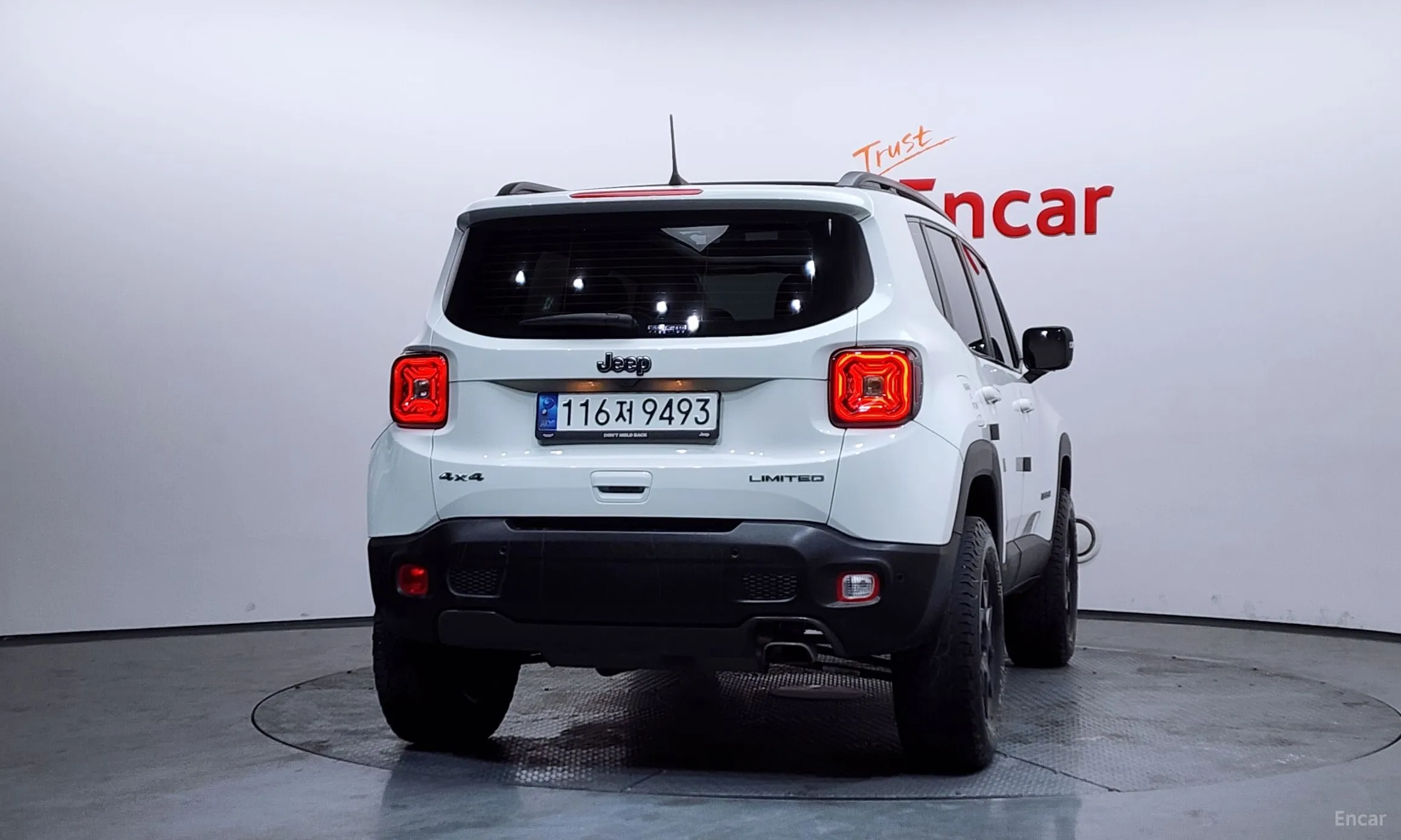 Jeep Renegade превью 4