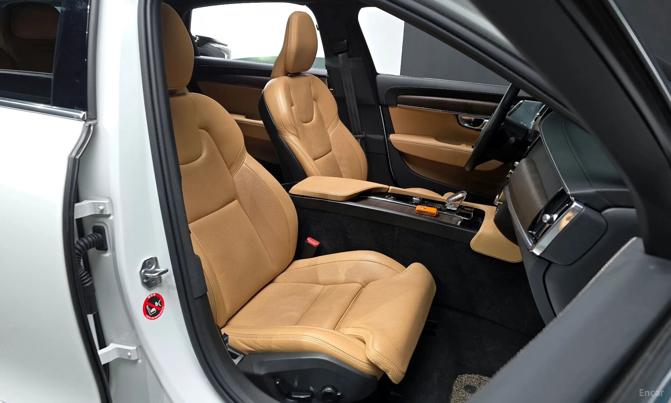 Volvo S90 превью 10