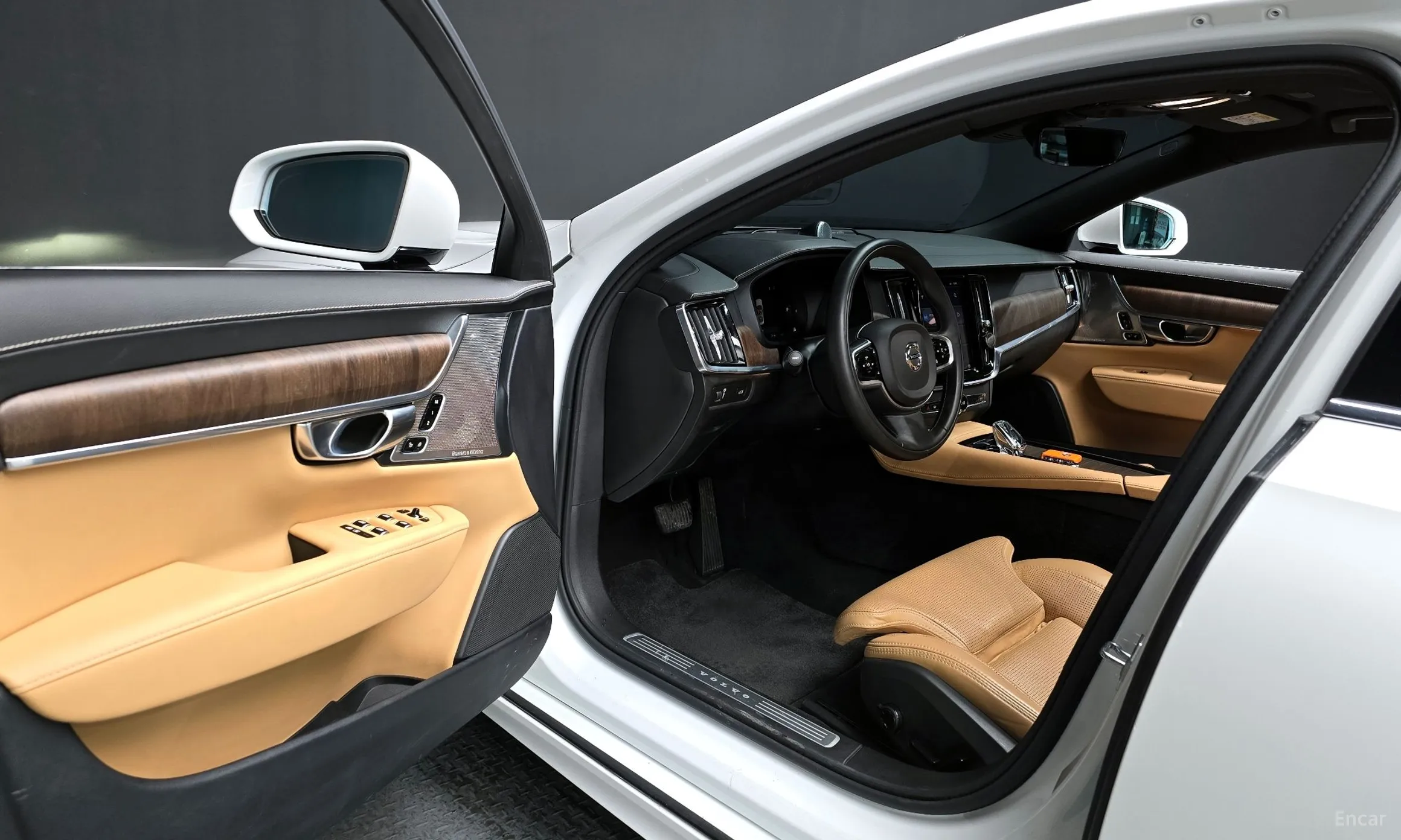 Volvo S90 превью 11