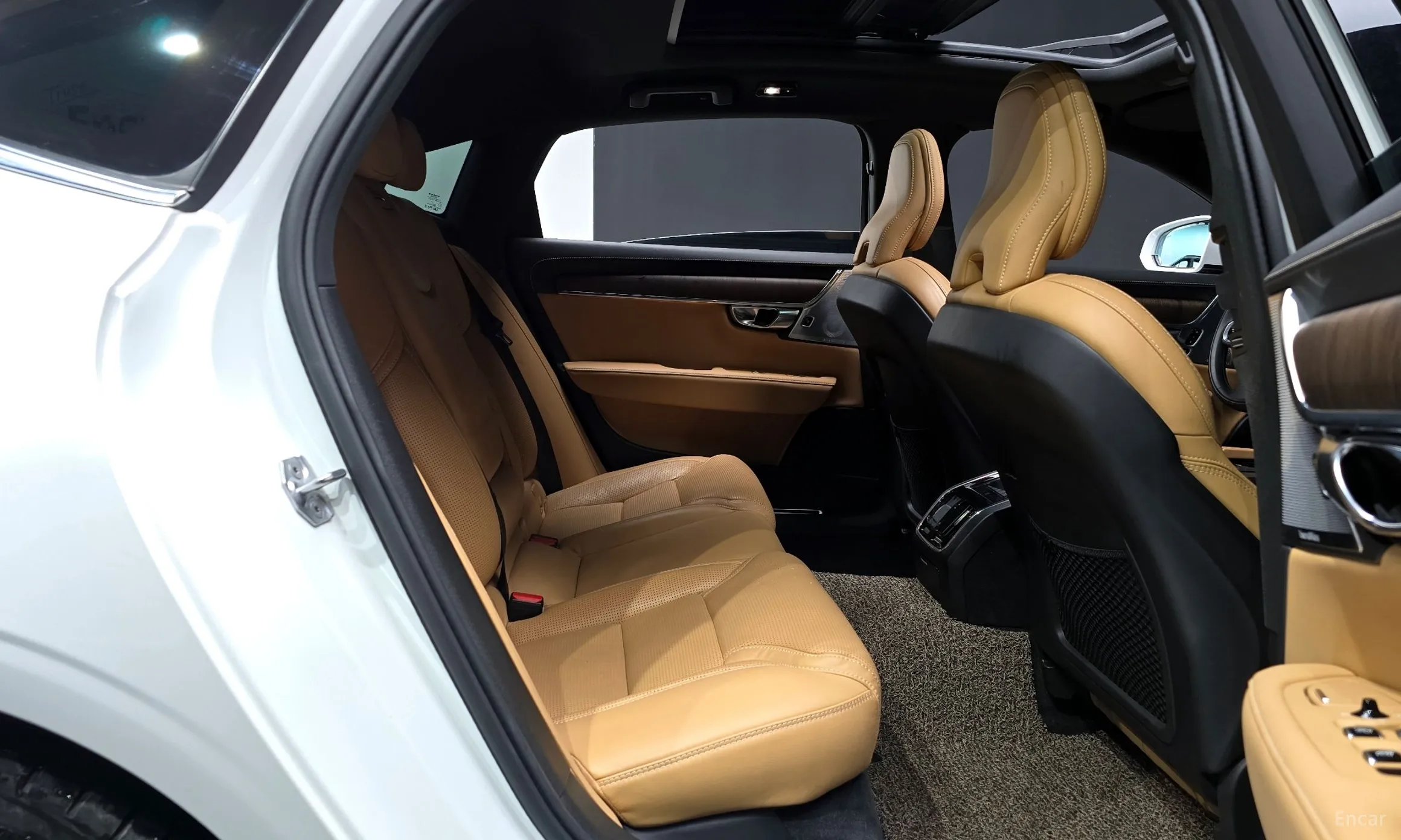 Volvo S90 превью 12