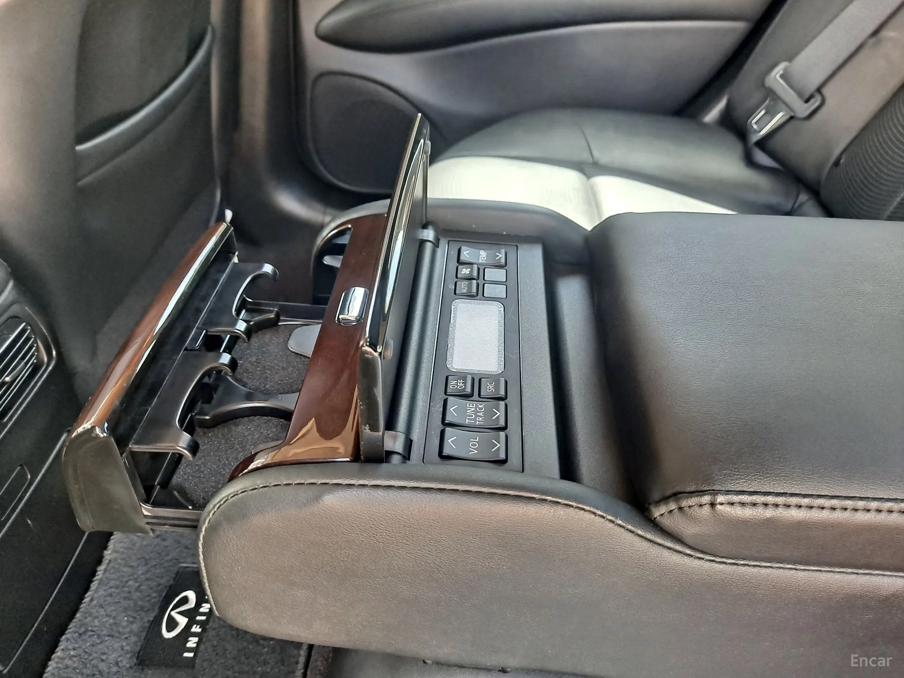 Infiniti M37 превью 7