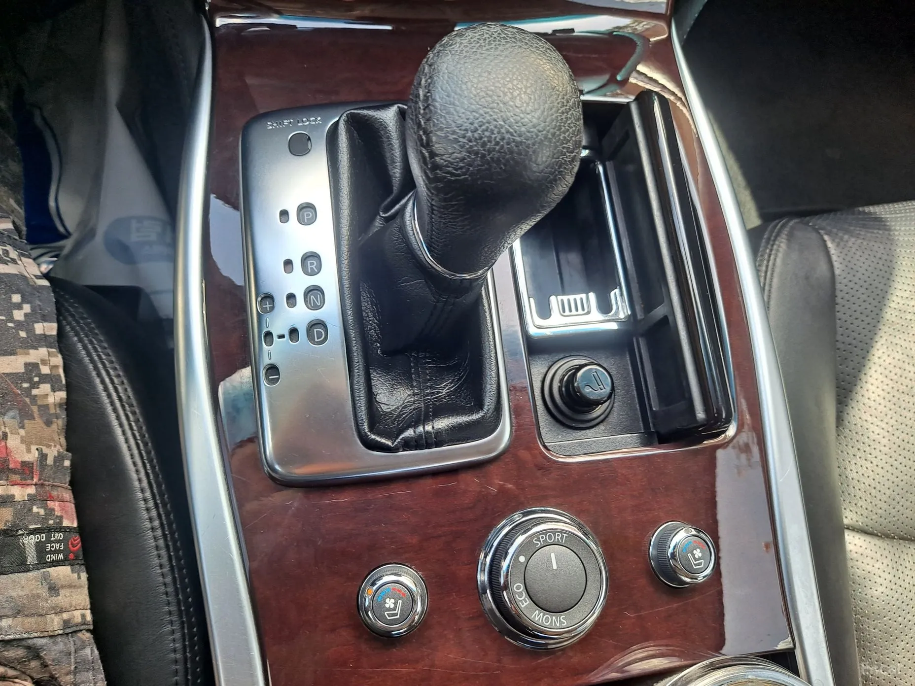 Infiniti M37 превью 9