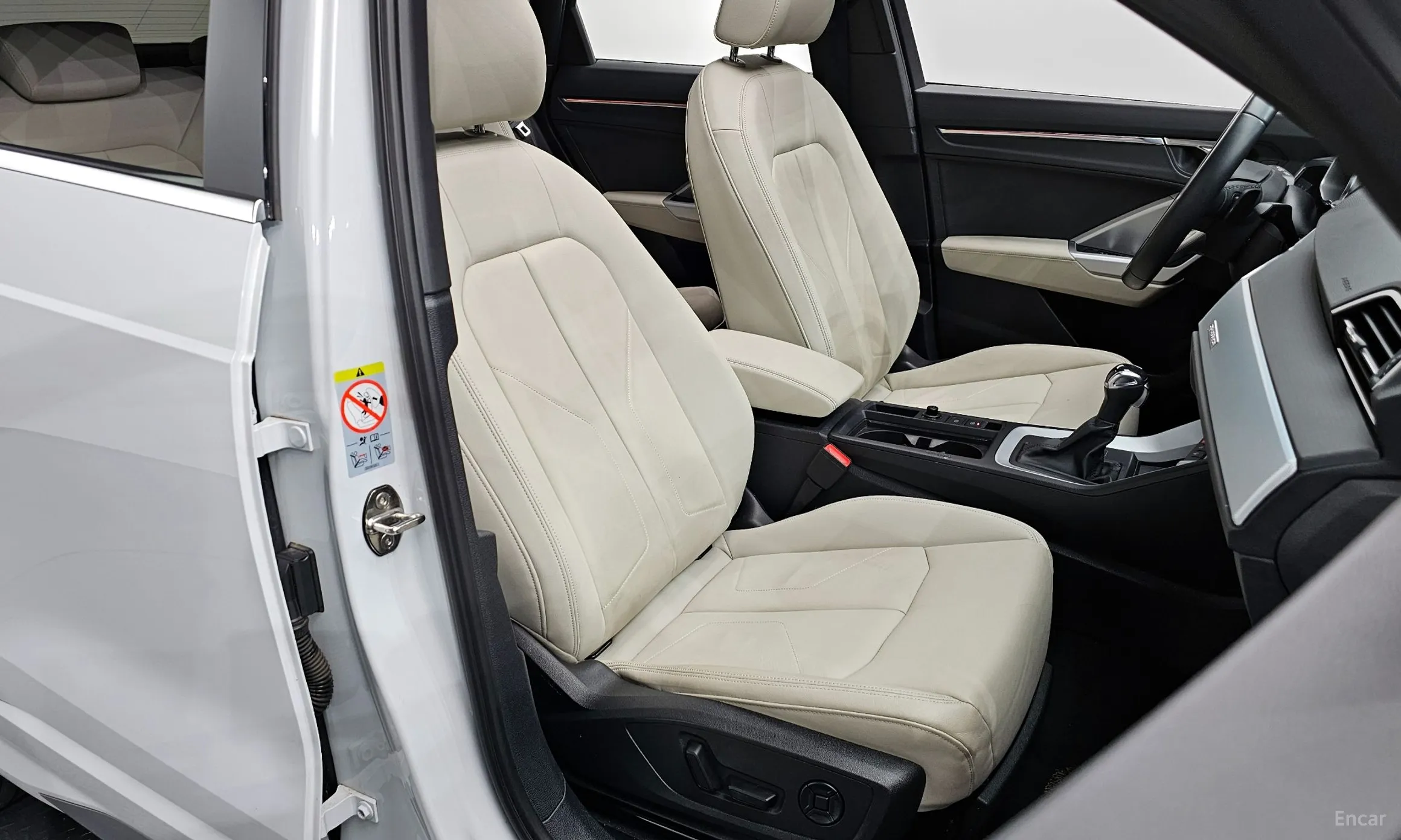 Audi Q3 (F3) превью 10