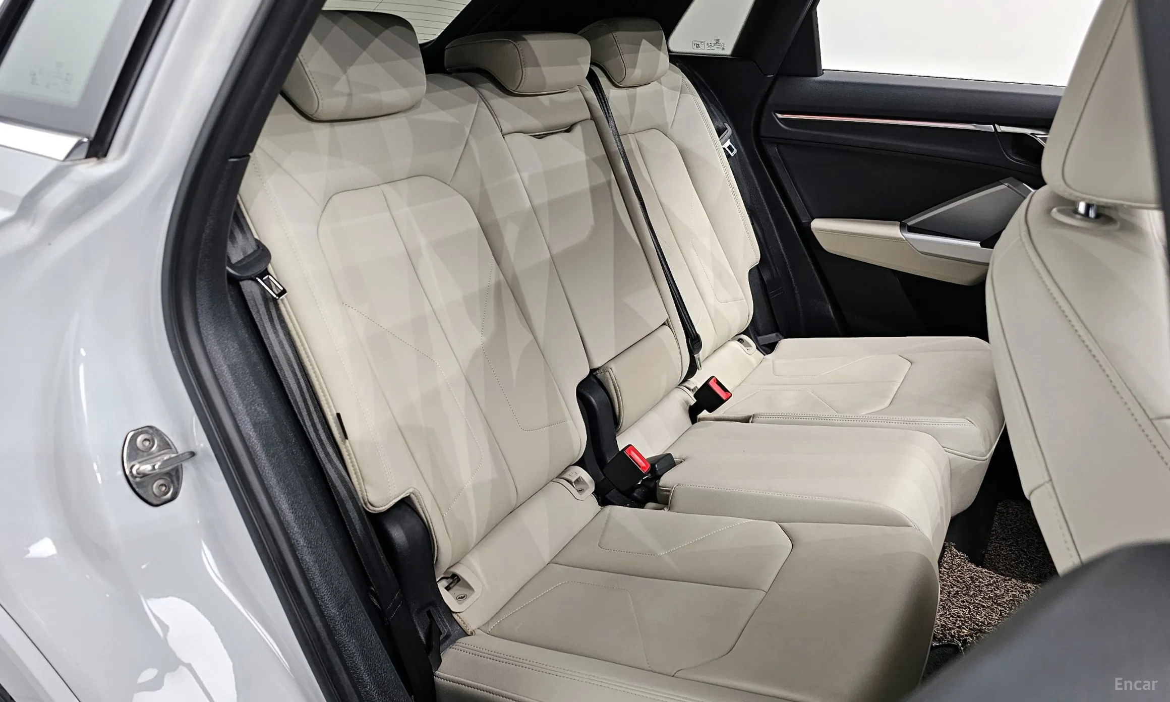 Audi Q3 (F3) превью 12