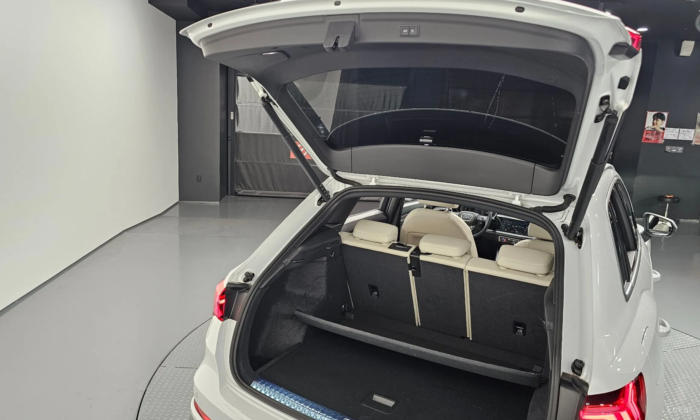 Audi Q3 (F3) превью 20