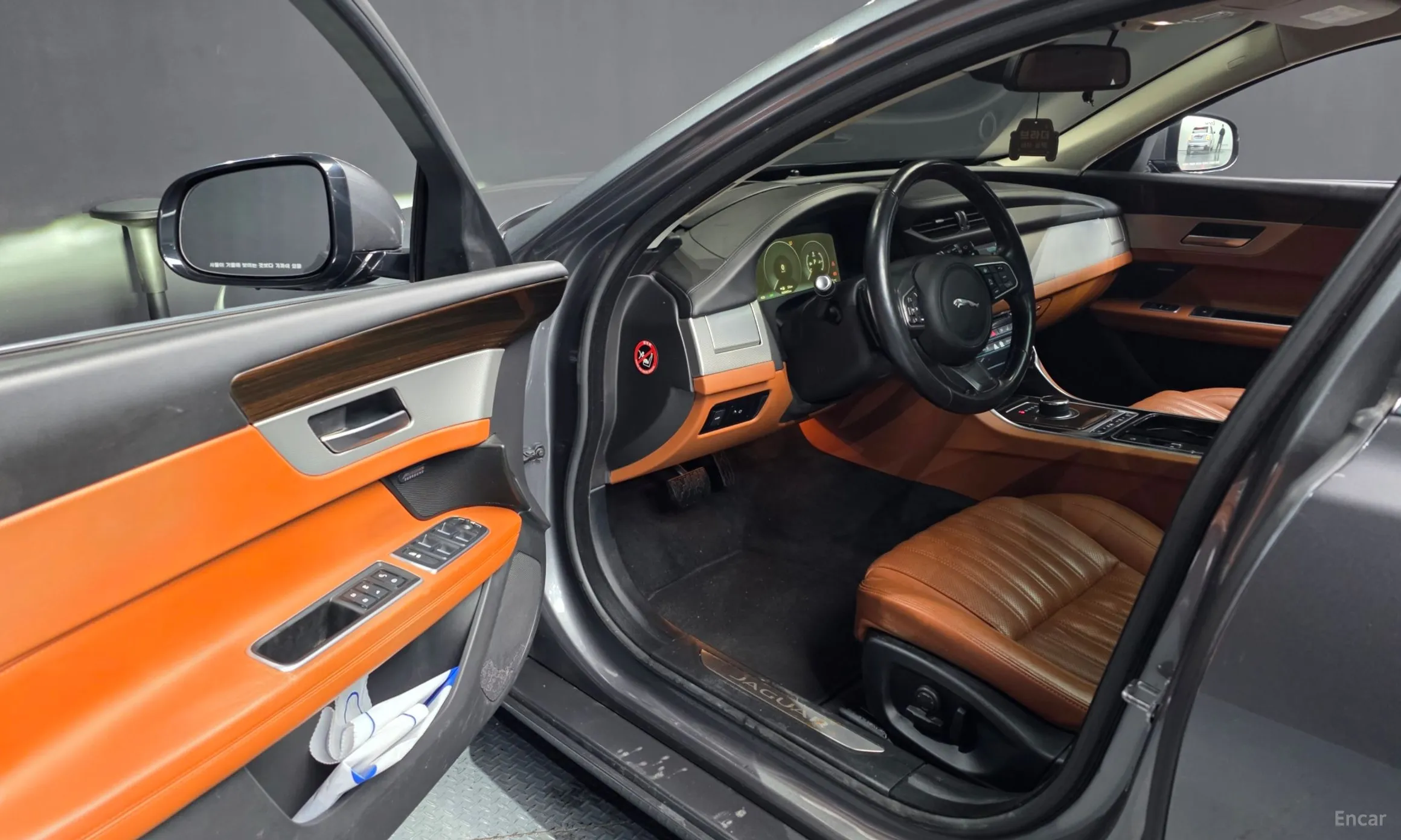 Jaguar XF (x260) превью 10