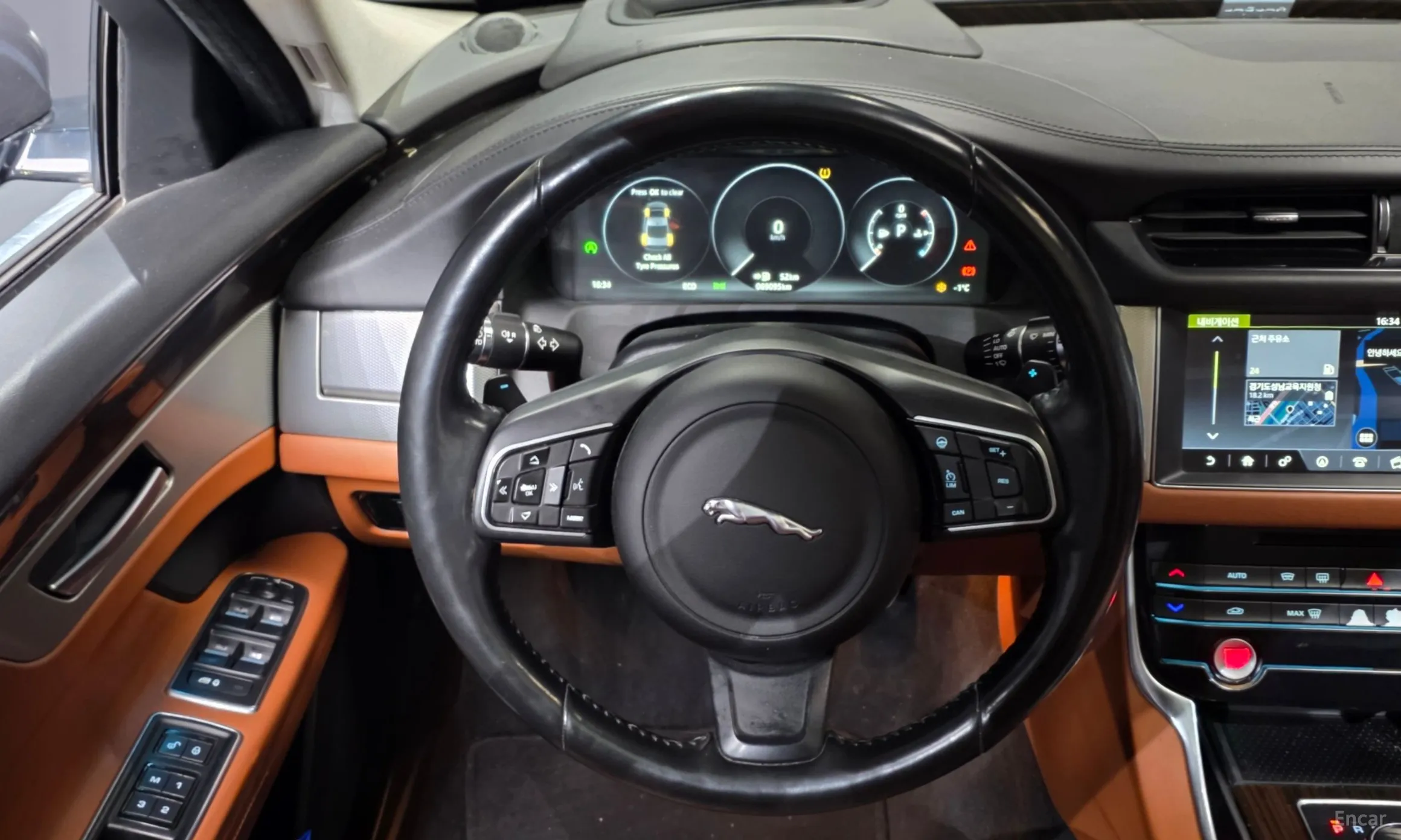 Jaguar XF (x260) превью 13